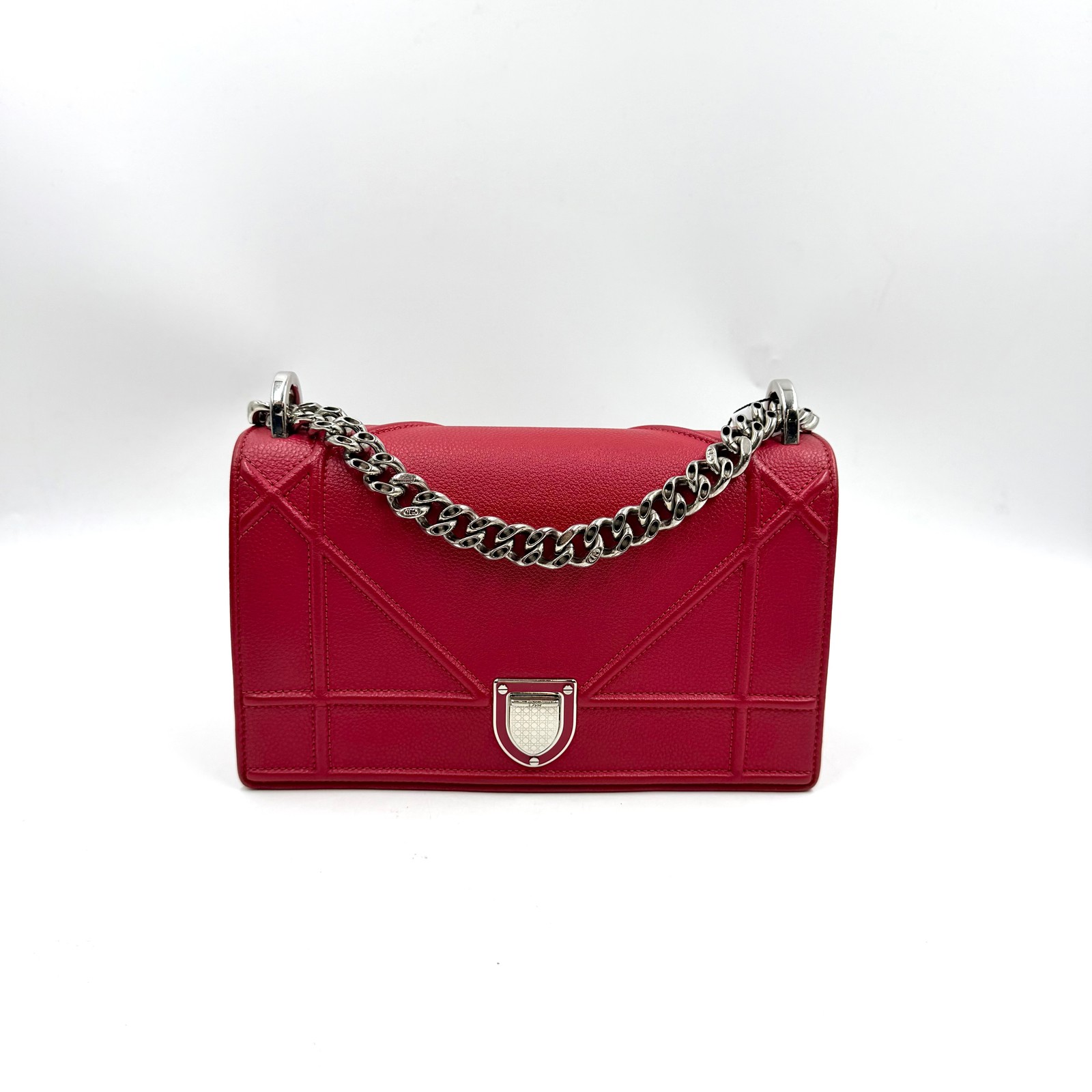 Pre-Owned Dior Classic Diorama series red leather shoulder bag