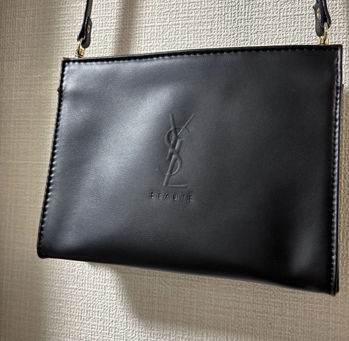 Saint Laurent Shoulder pouch 19×15×7cm black from Japan