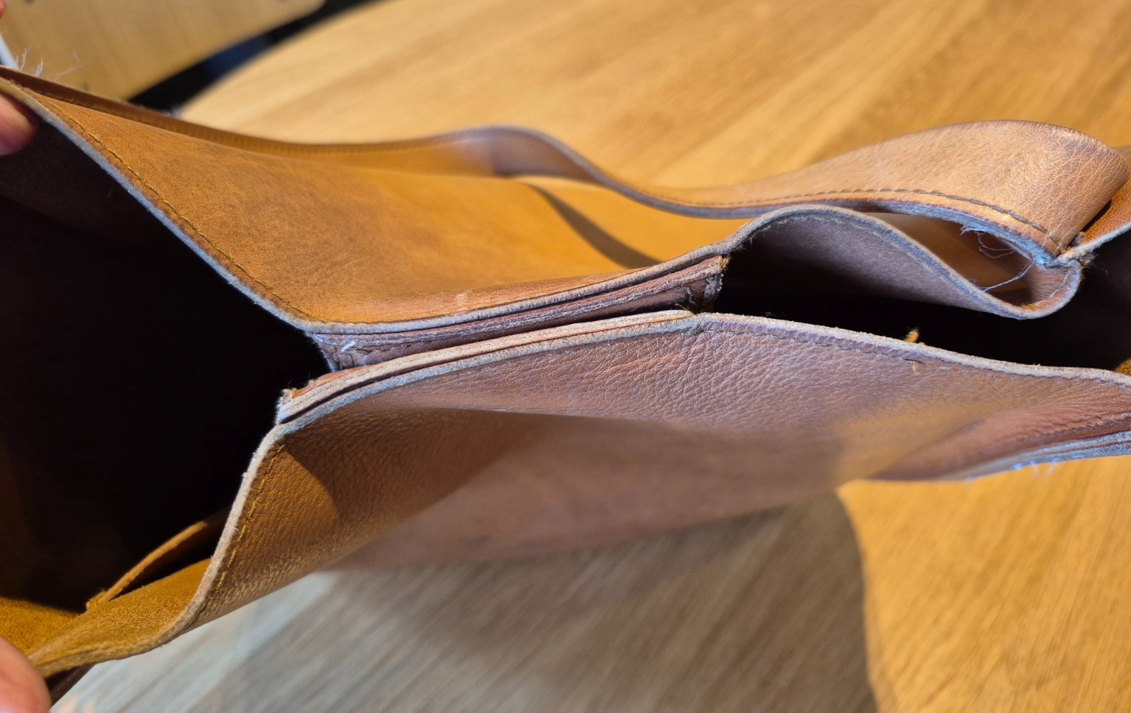 MADEWELL The Sydney Tan Leather Shoulder Bag NA105 – Missing Long Strap