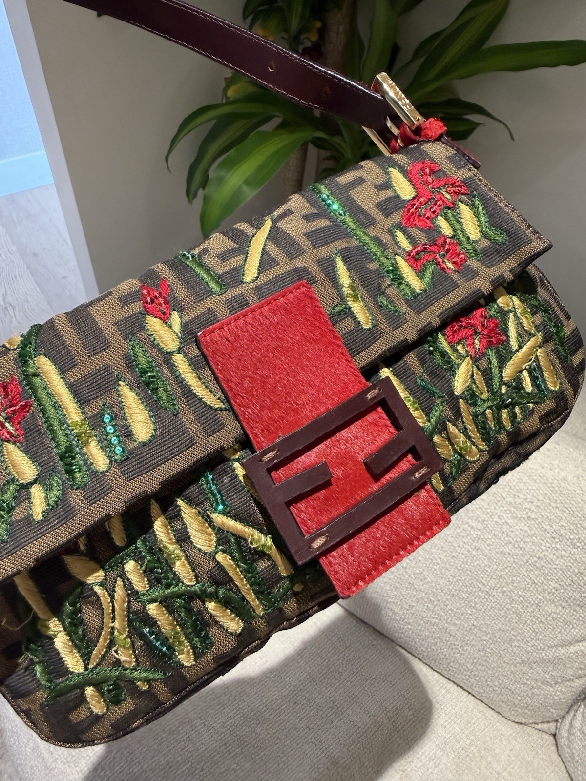 Fendi Zucca Floral Embroidered Shoulder Bag Brown/Red Pony Hair Magnetic, Pocket