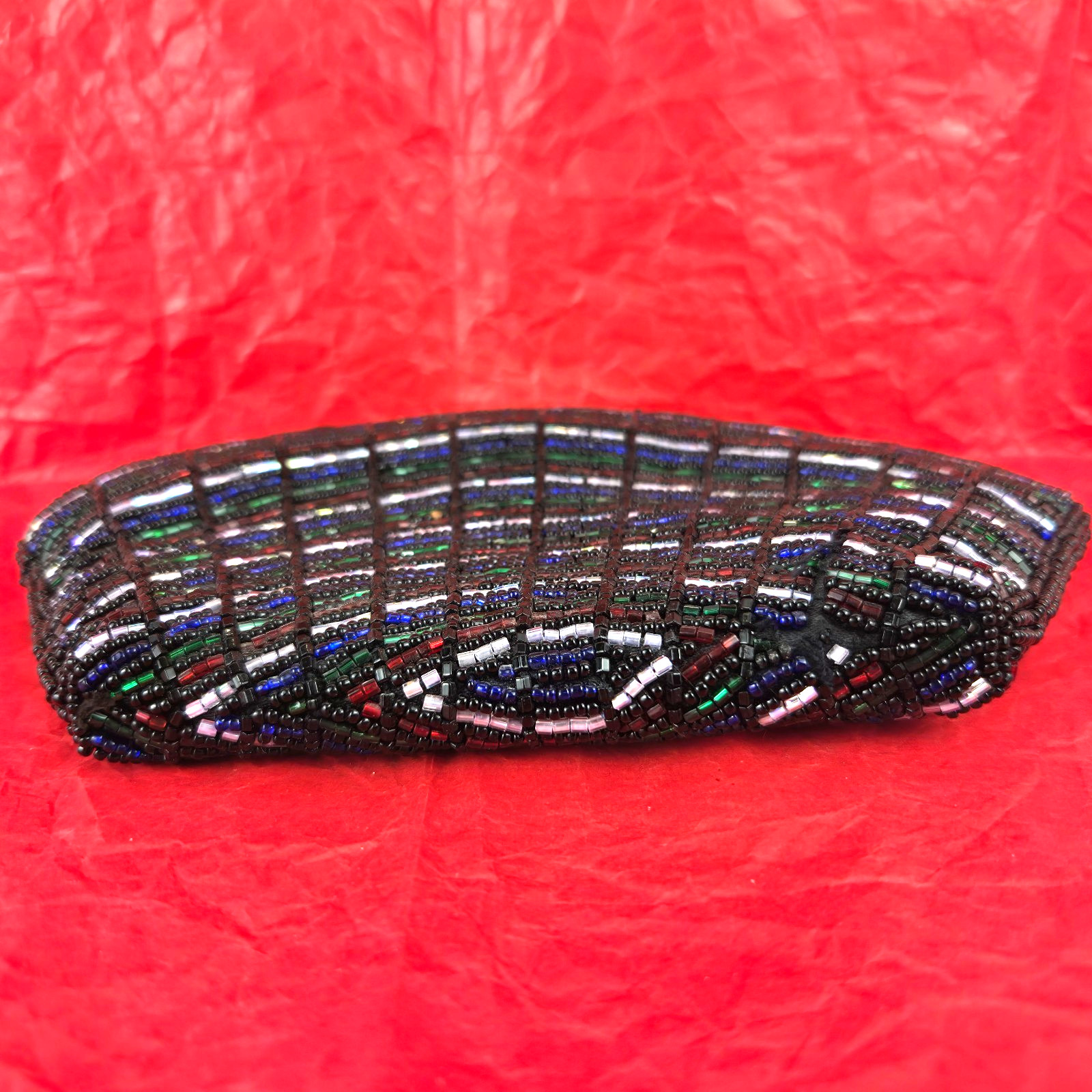 Neiman Marcus Beaded Clutch Evening Handbag Shell Shape Zippered 8.75″W