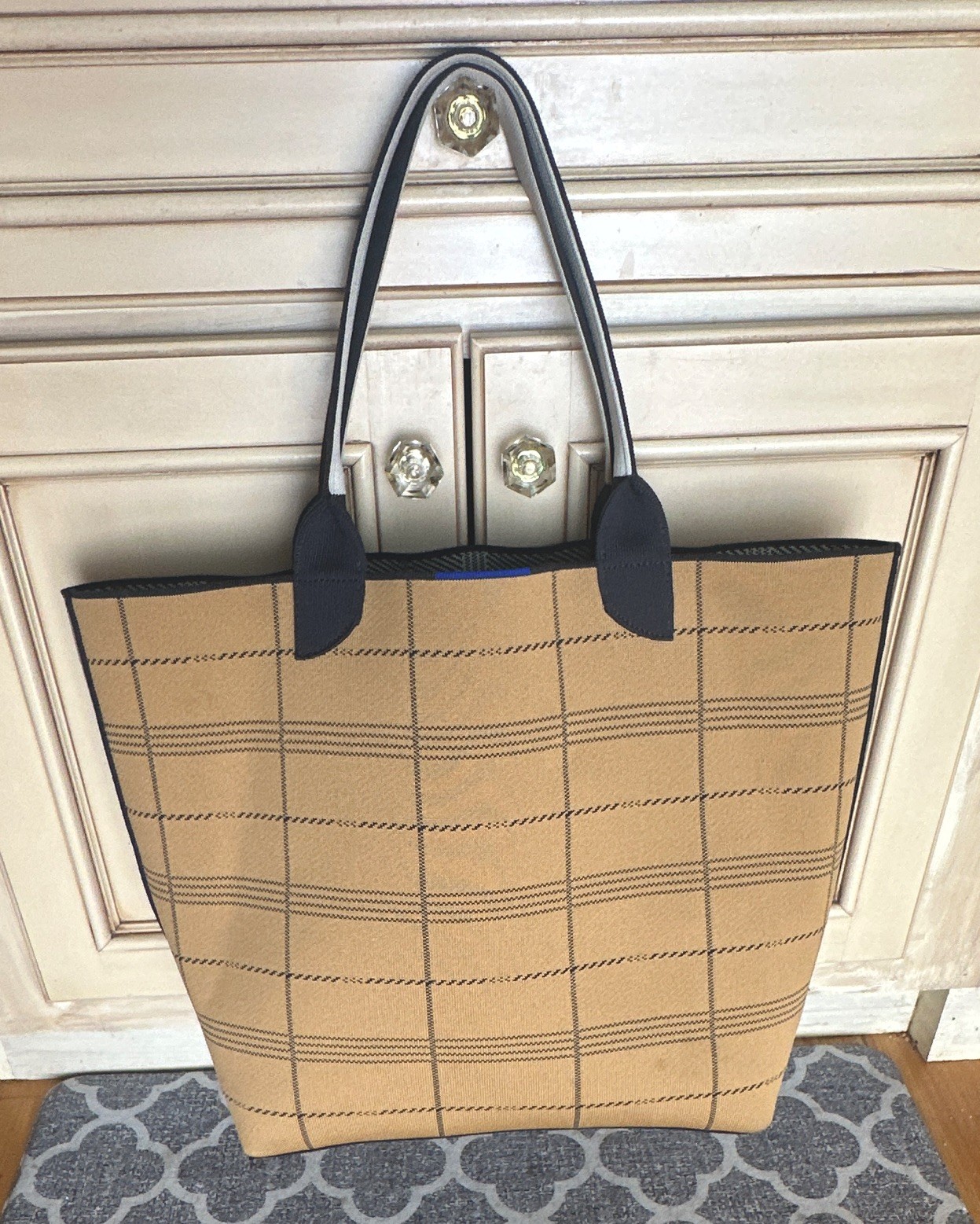 Rothy’s Plaid Tote Bag Tan/Black Double Handles Open Top Logo w/ Box
