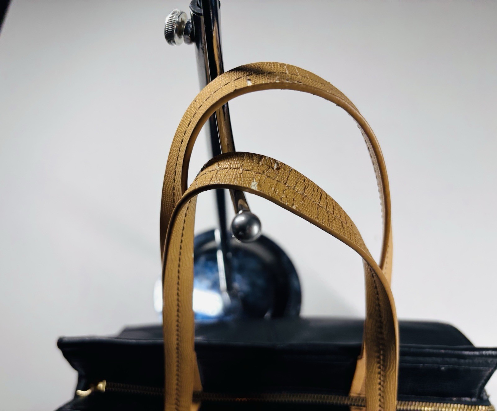 Isaac Mizrahi Live Pebbled Leather Bag In Black And Cream Gold Tote Purse