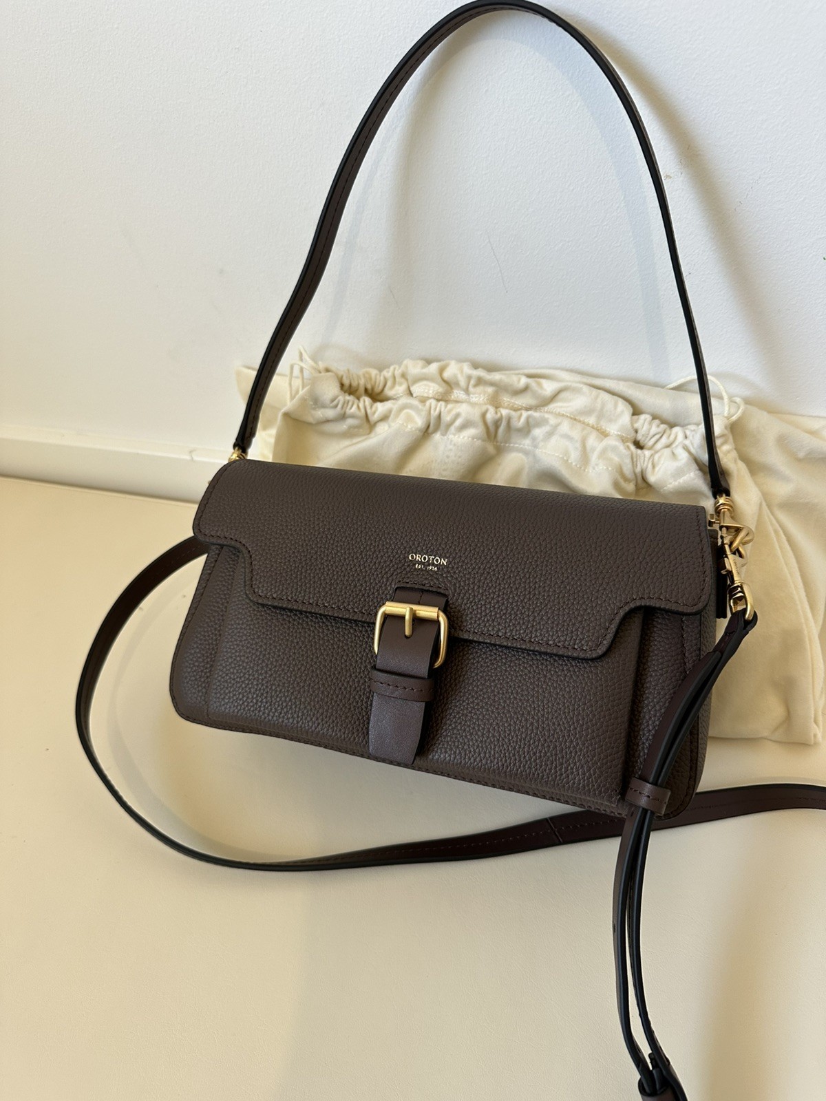 Oroton Dylan day bag brown clour NEW