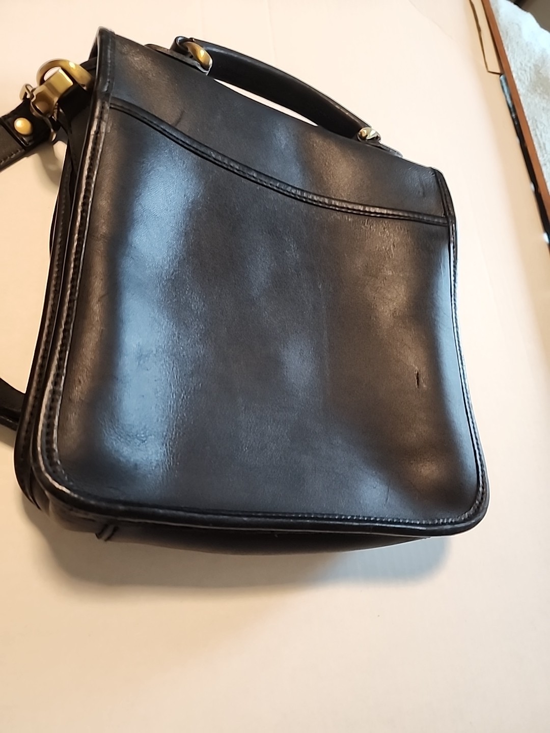 Croft Barrow Black Leather Crossbody Saddle Bag Purse Turn Lock Brass Hardware