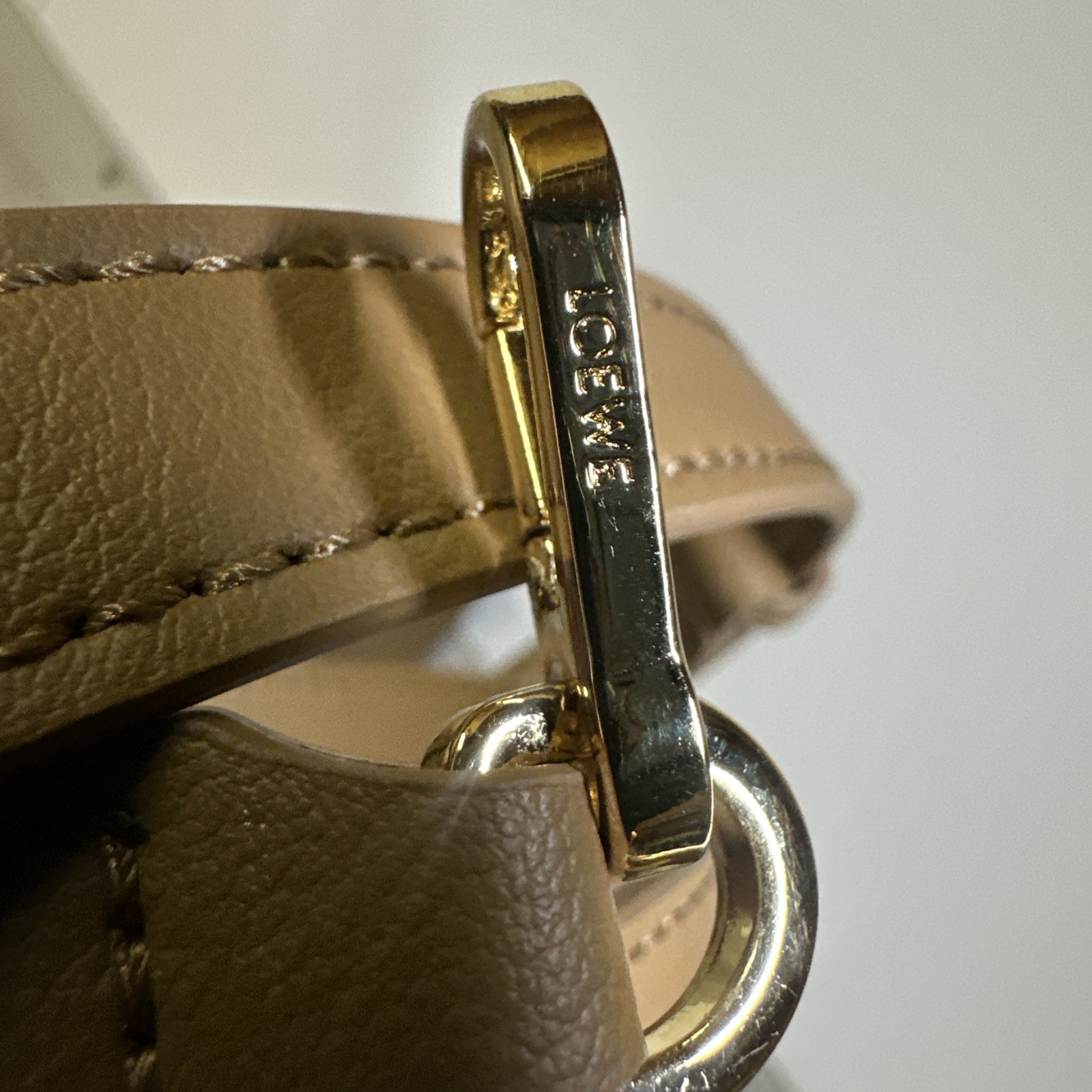 LOEWE Pebble Mini Oak Smooth Leather Bucket Bag Used Nice