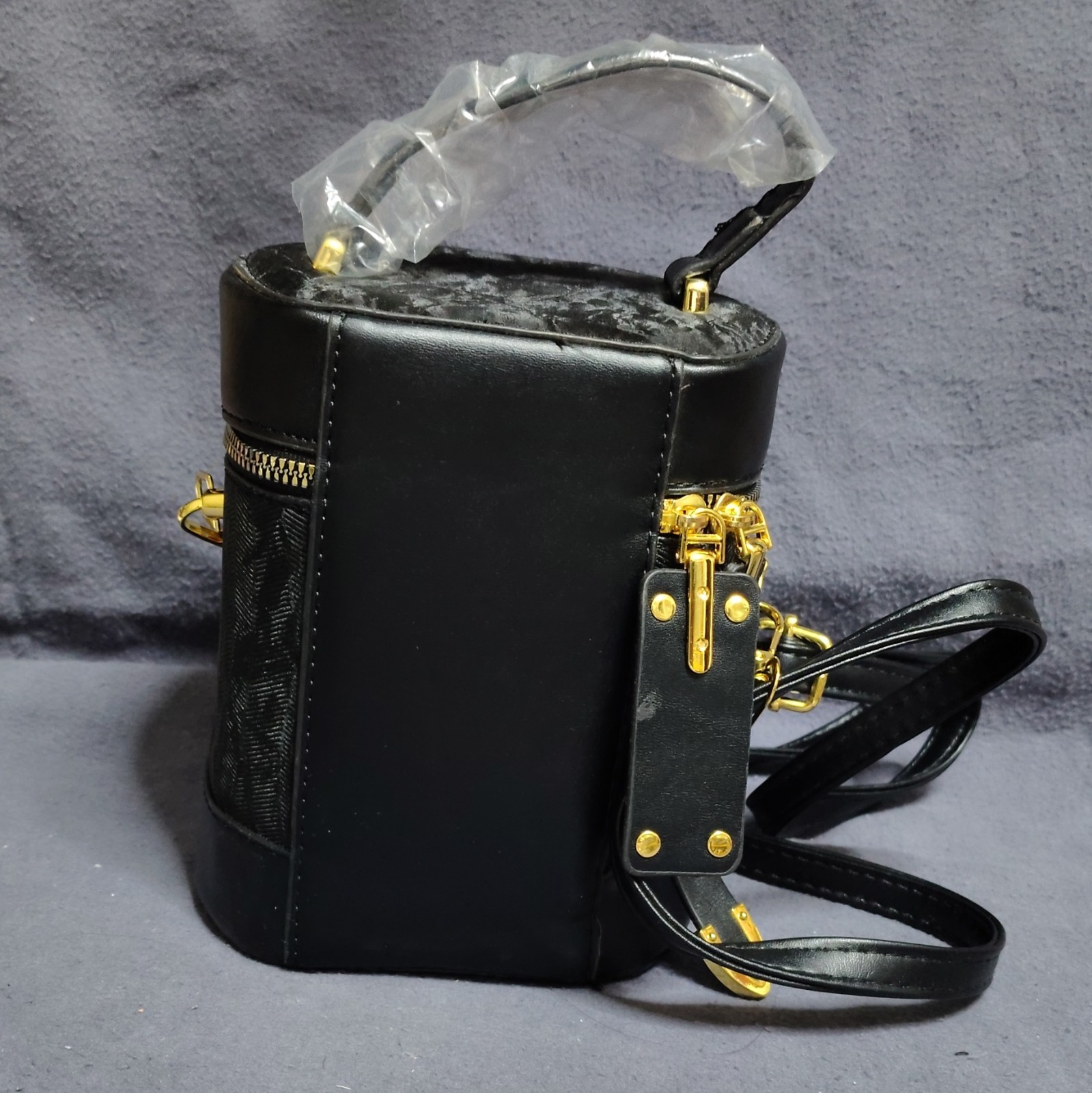 AOIR Women’s Black Cylinder Bucket Bag Gold Hardware Detachable Strap