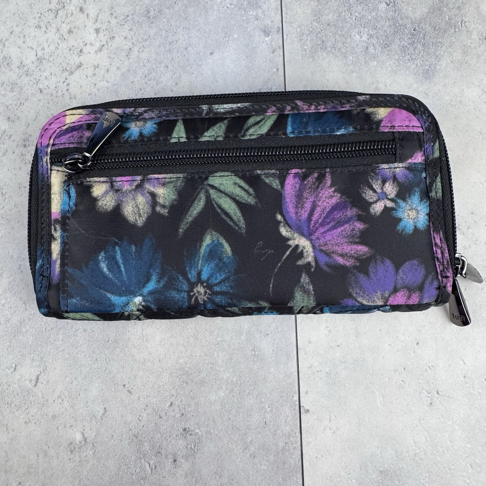 New Lug Bloom Black Swivel Expandable Crossbody RFID & Splits XL Wallet Set