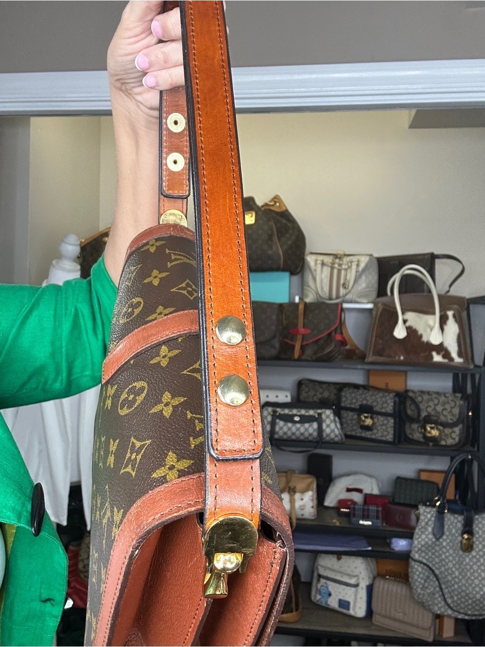 Louis Vuitton Vintage Sac Rond Point Monogram Shoulder Bag | Rare | 2 COAs