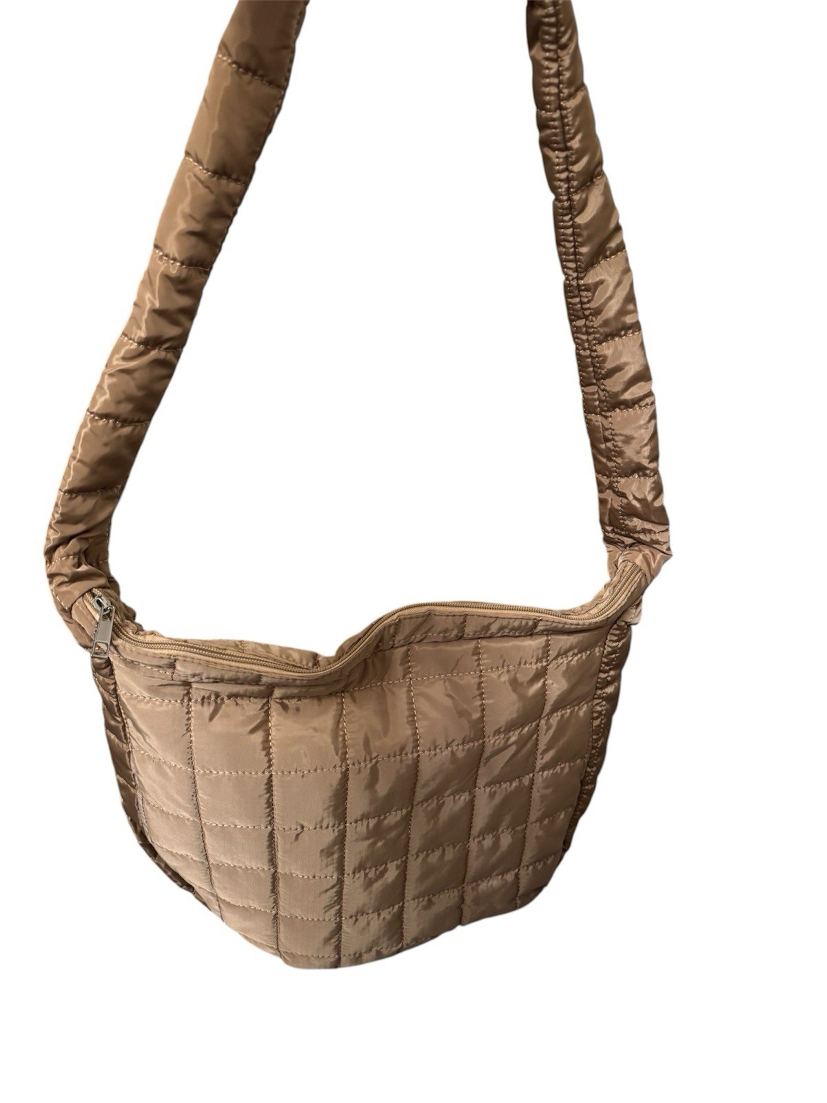 Beige Quilted Shoulder Bag Zip Closure Inner Pockets Lightweight Lined Classic