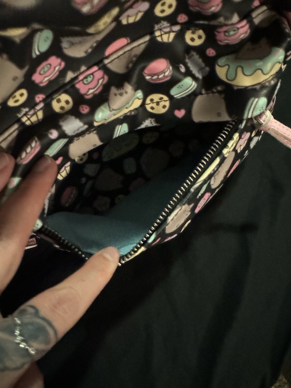 Pusheen Friends Mini vinyl Backpack Purse doughnuts macarons Black Sweets