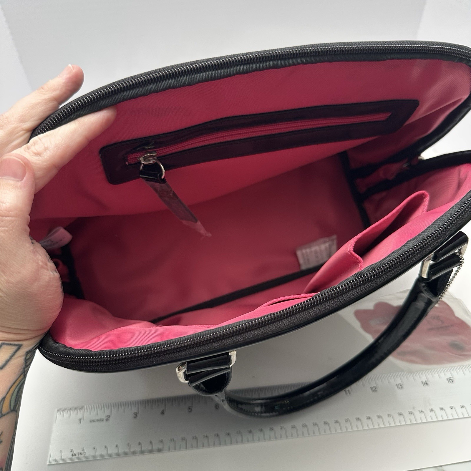 Vintage 2012 Hello Kitty Loungefly Sanrio Waffle Purse – Large Black & Pink MWMT