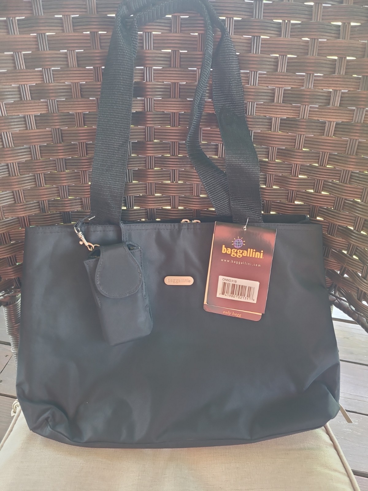 Baggallini Bag Black Triple Pocket Water Resistant Nylon Tote Crossbody NWT