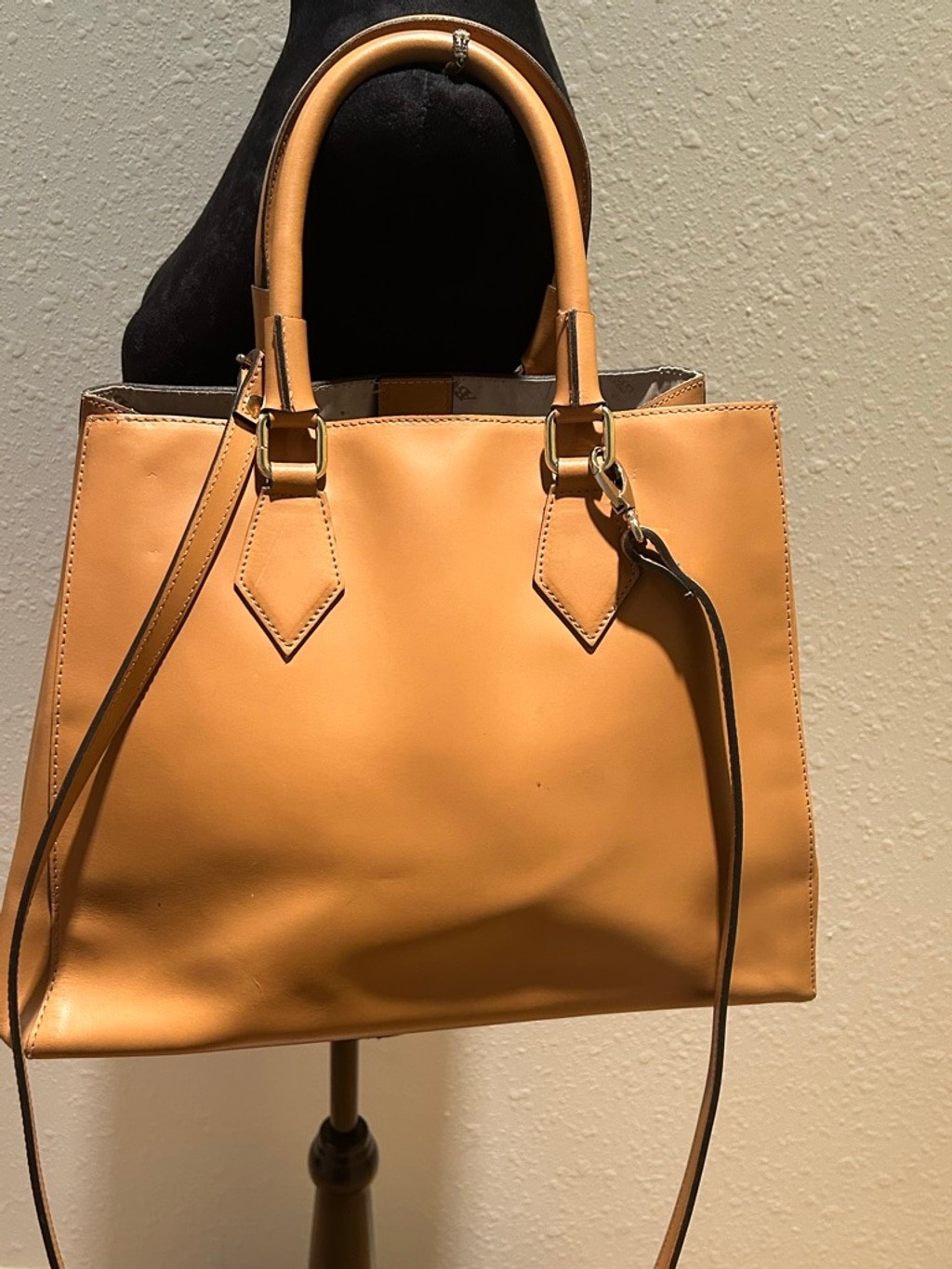 Women’s A Bellucci Tan Leather Satchel made in Italy 14 x 11 x 6