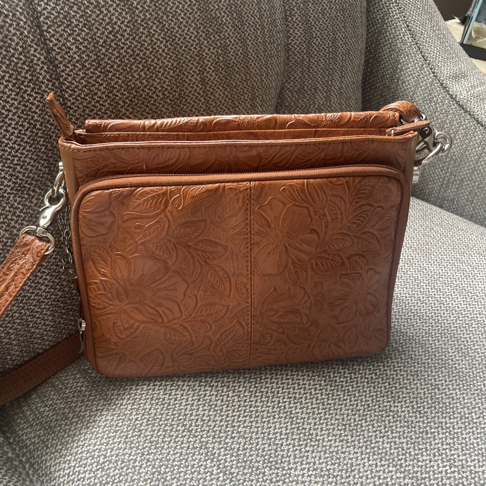 Gun Tote’n Mamas Concealed Carry Brown Leather Tooled Crossbody Bag