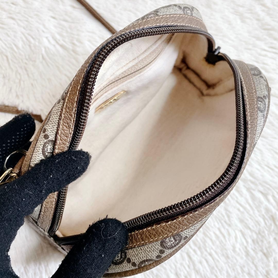 GUCCI GG PVC Pochette Crossbody Bag Women Auth 4.33 x 7.48 x 4.33inch