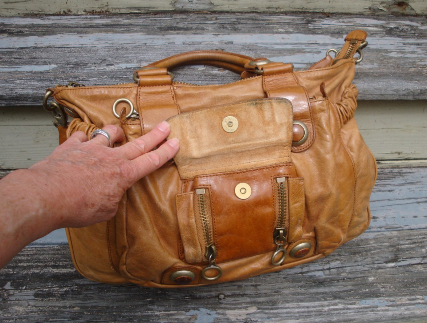 CYNTHIA ROWLEY Distressed Tan Leather Large Satchel Handbag Hobo Boho Shoulderba