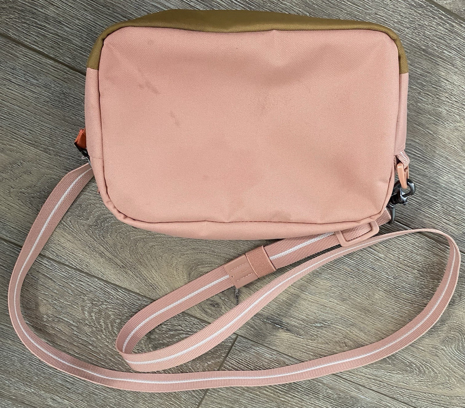 Pacsafe Crossbody bag Citysafe RFID Anti-Theft Pink