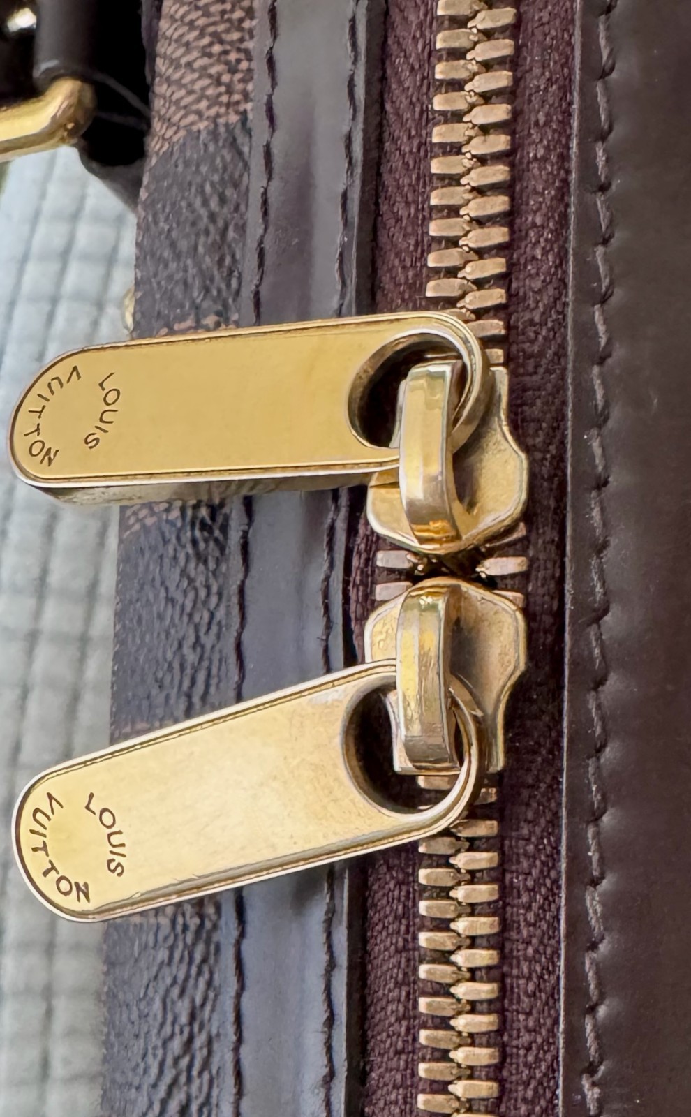 AUTHENTIC LOUIS VUITTON Berkeley Damier Ebene Satchel Bag-EXCELLENT Condition