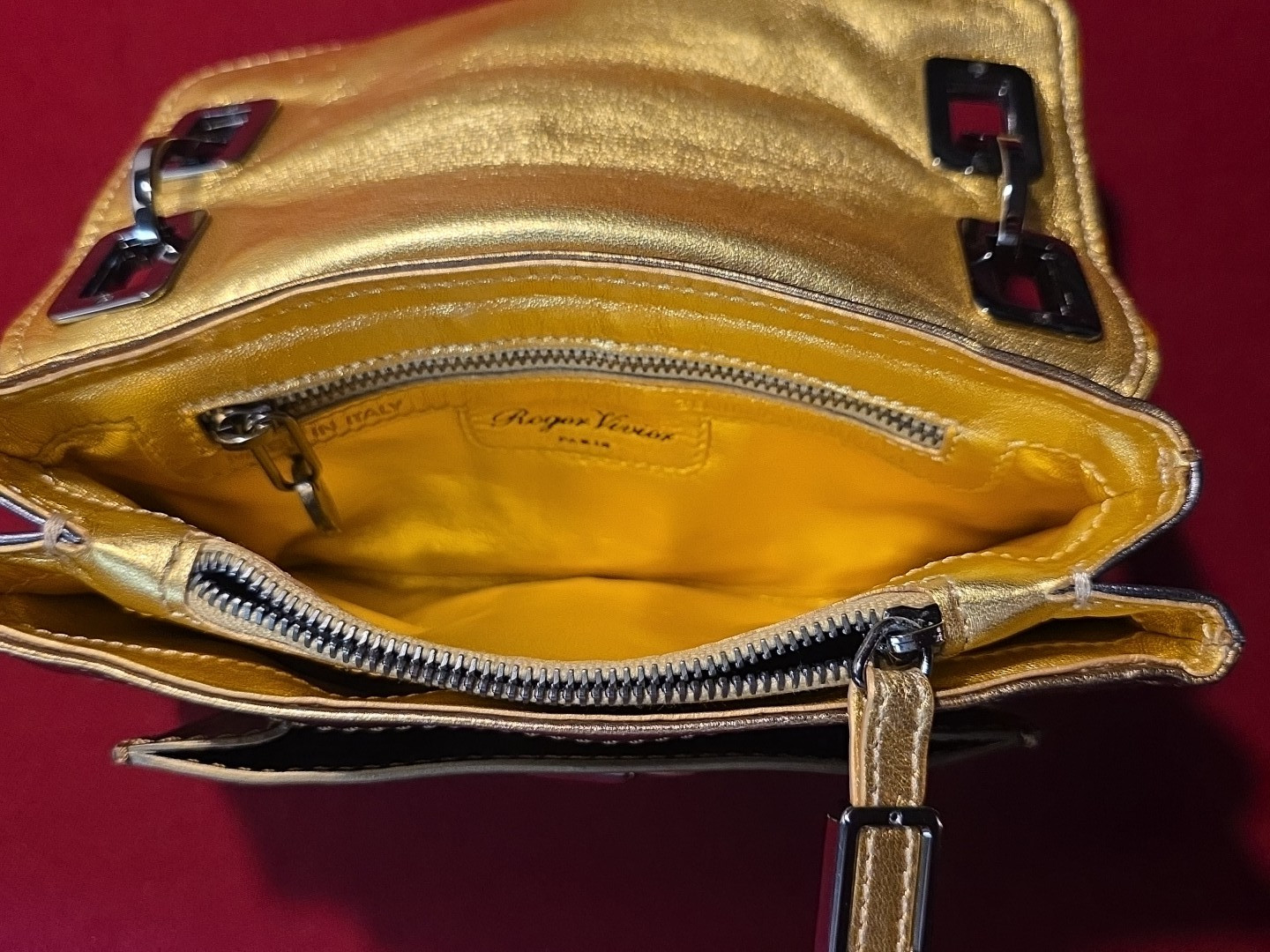 Roger Vivier Gold Leather Shoulder Bag Chrome Chain Italy Gorgeous Sophisticate