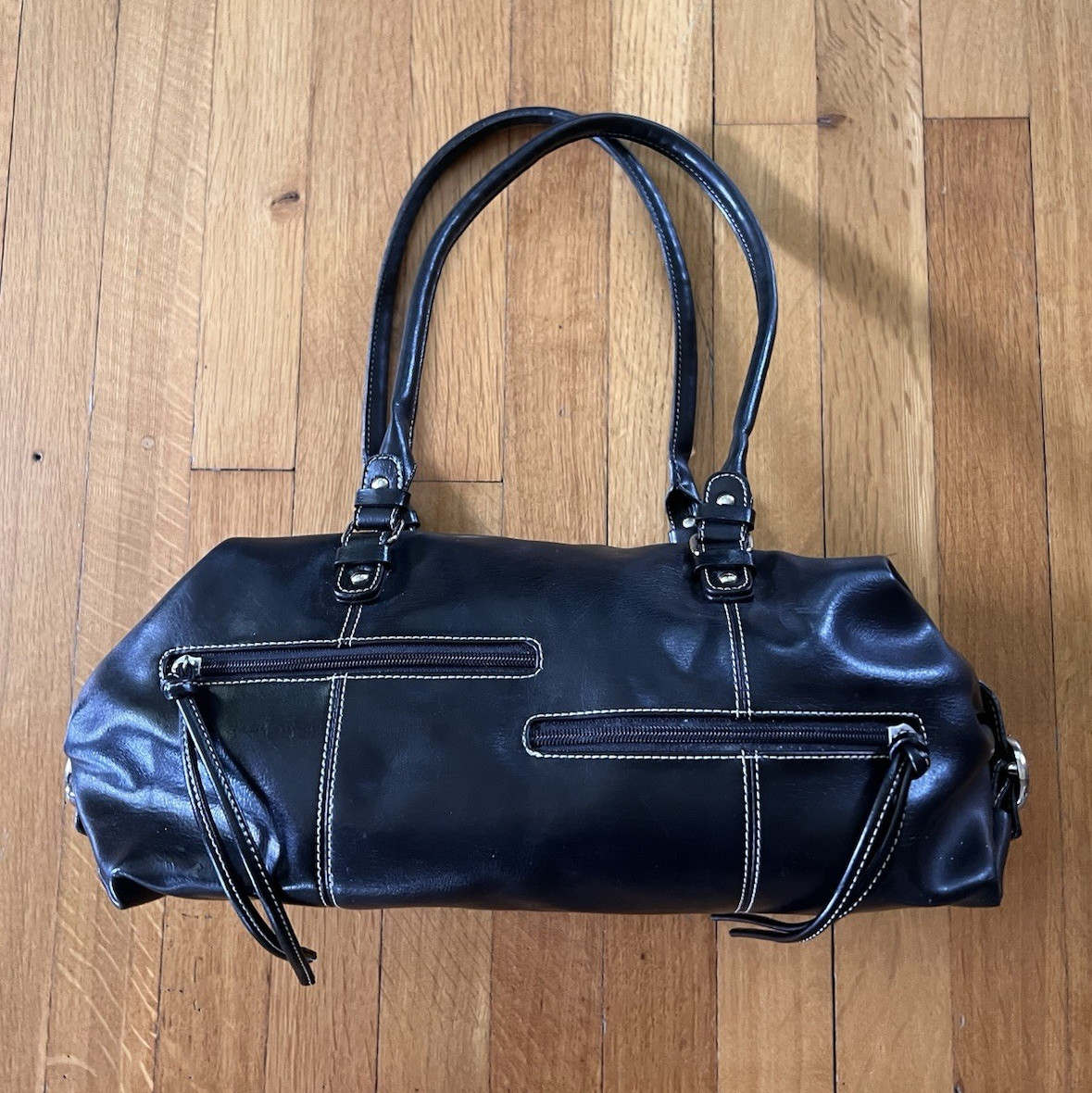Maxx New York Women’s Black Shoulder Bag small markings on top