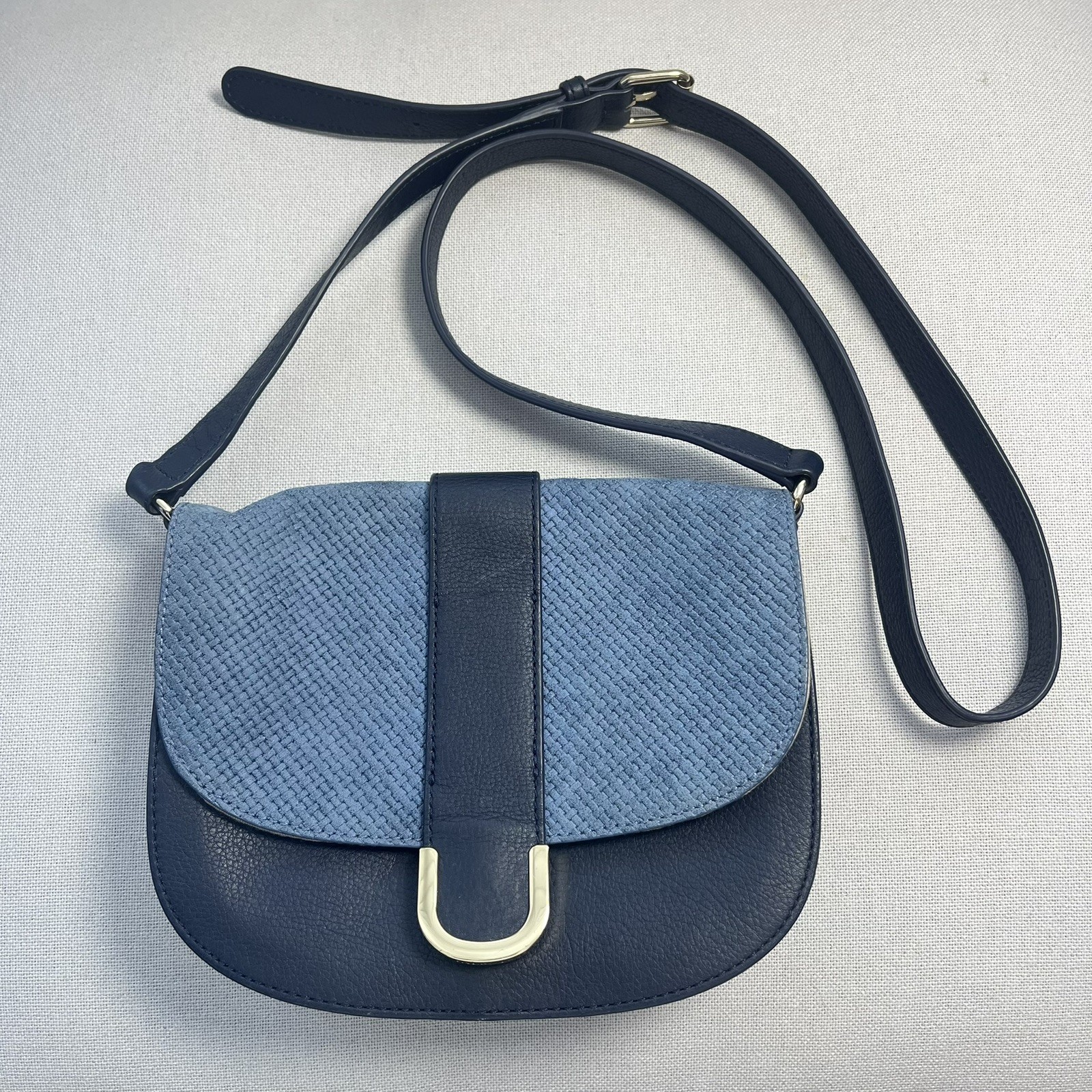 Talbots Pebbled Leather Crossbody Purse Saddle Bag Blue Magnetic Closure Pocket