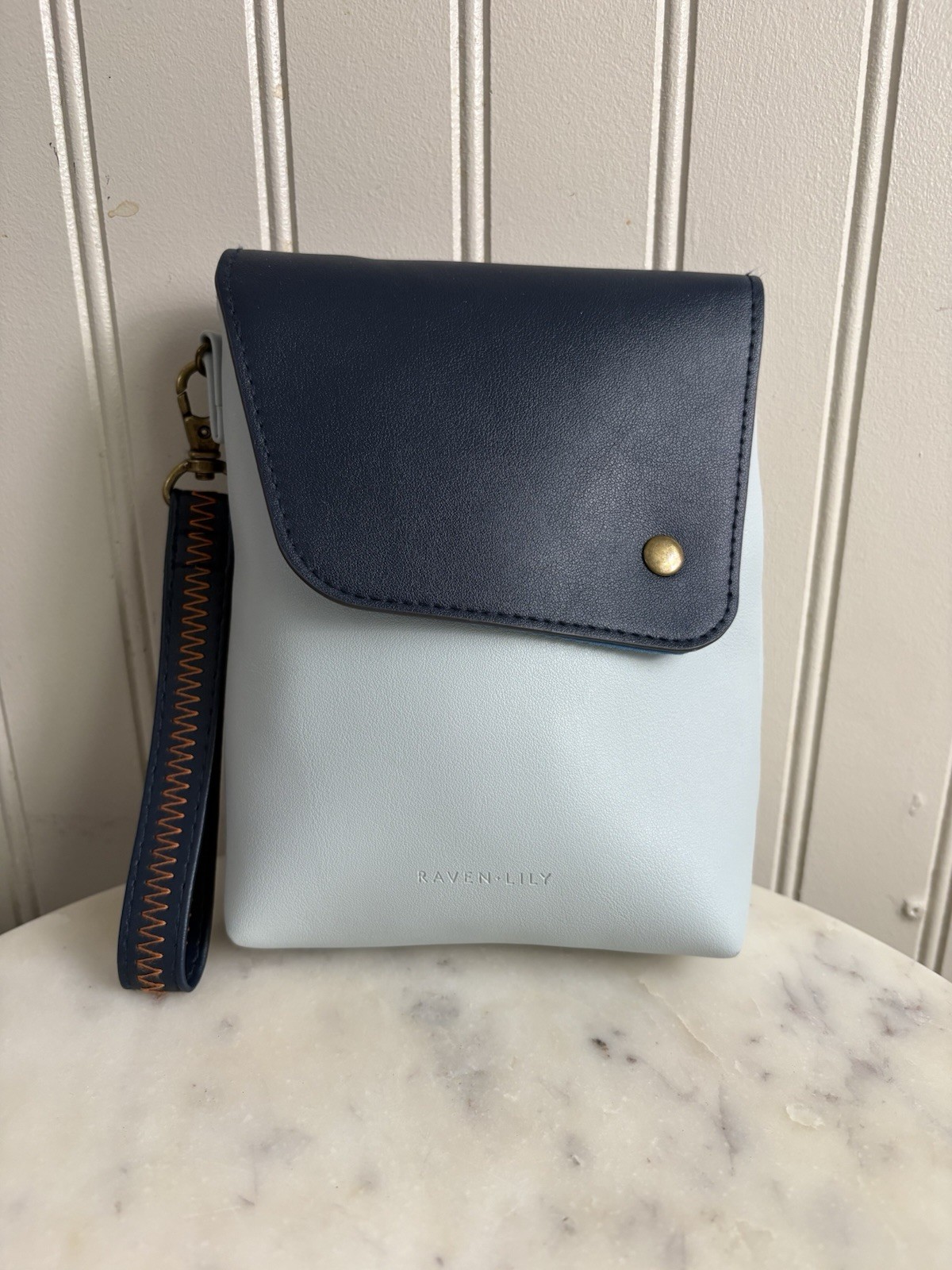 Raven + Lily American Airlines Travel Pouch Wristlet Light Blue & Navy NWOT Boho