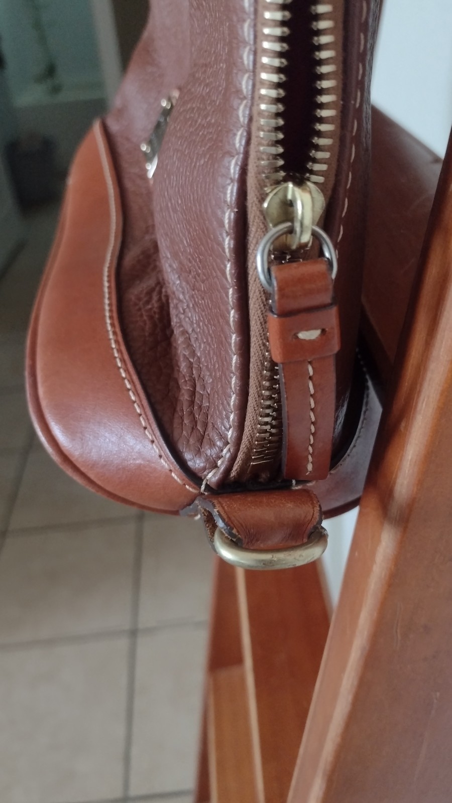 Dooney & Bourke Brown Pebbled Dome Satchel Zip Red Lined Gold Detachable Strap