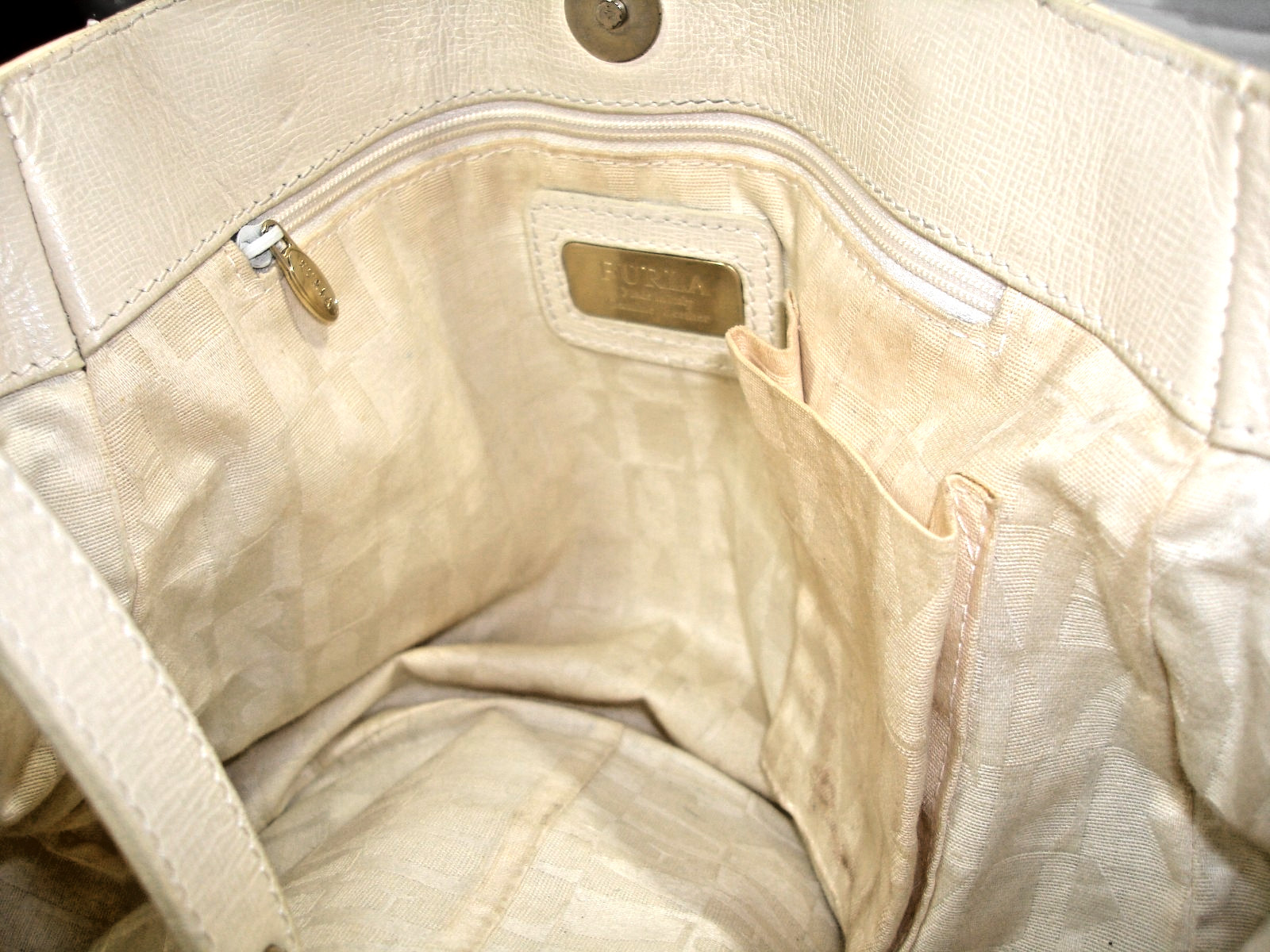 Furla Gorgeous Cream Color Soft Leather Satchel Shoulder Bag Near MINT!