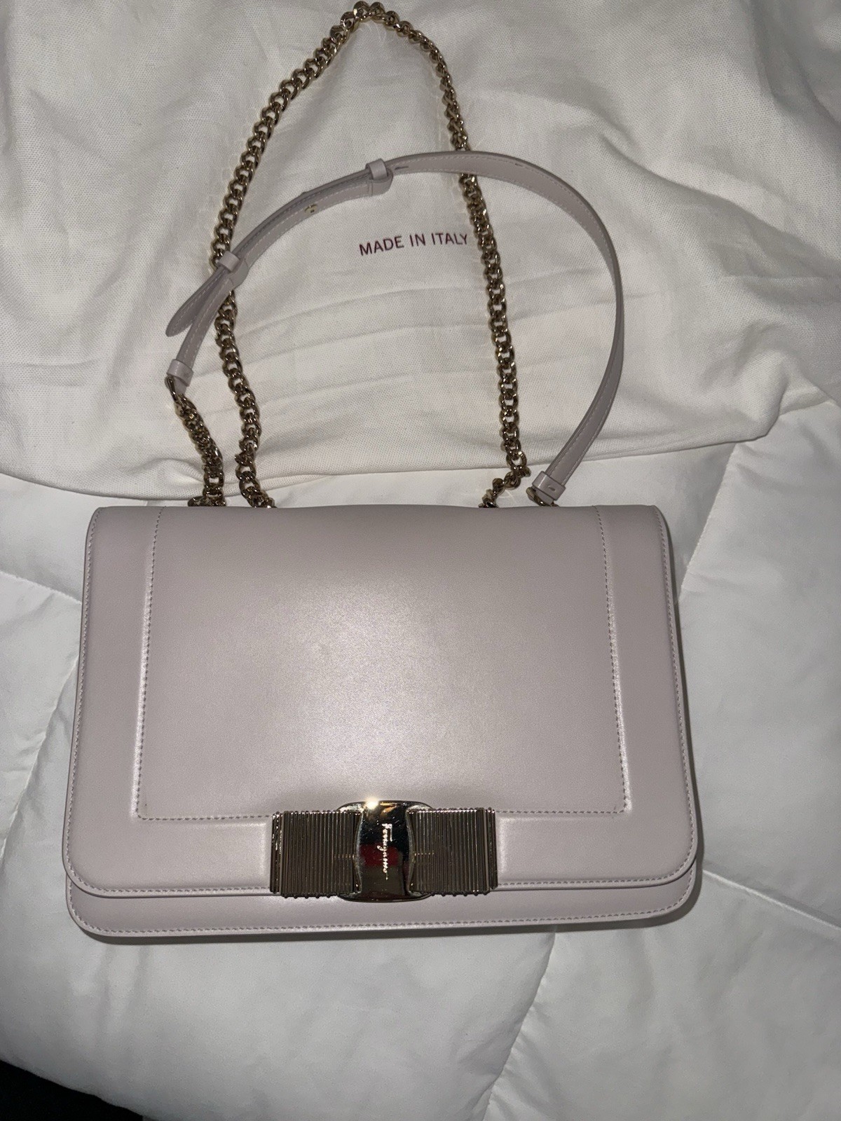 Marca: Salvatore Ferragamo , Estado: Nuevo Sin Uso, Color: Lila Claro