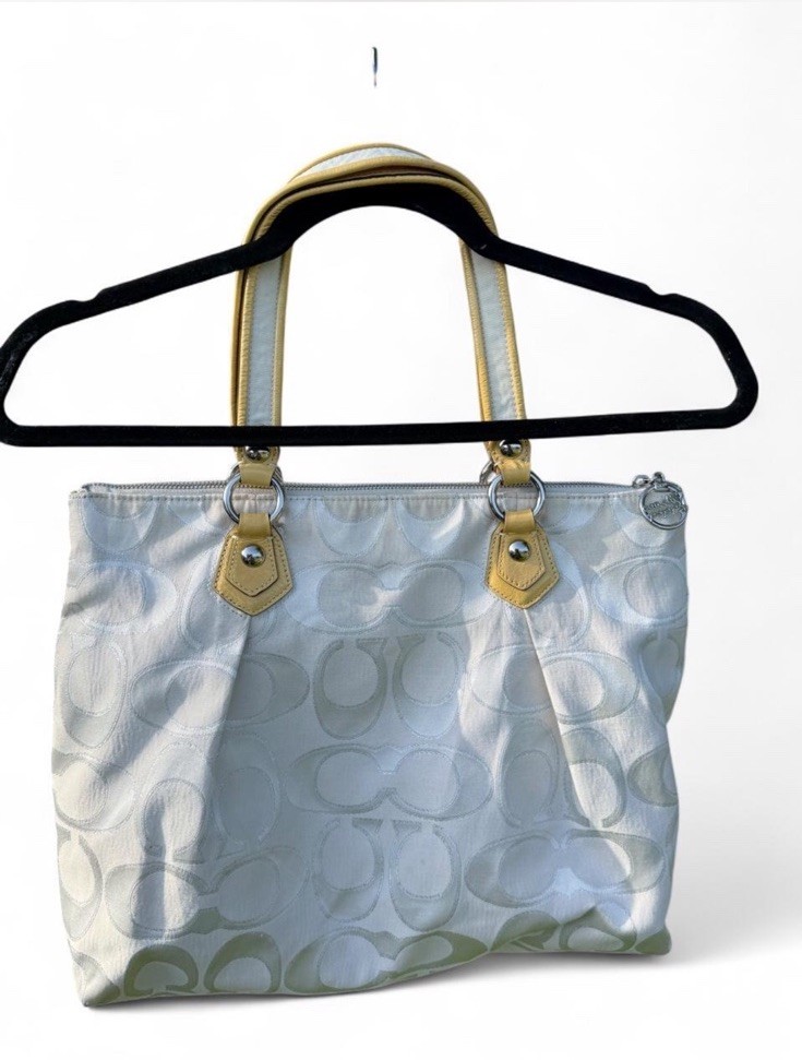 Coach Signature Logo Zip Top Tote Beige/Ivory Medium Hang Tag Inner Pockets