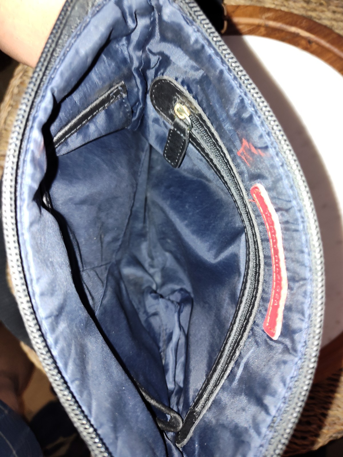Tommy Hilfiger Navy Monogram Crossbody Bag Zip Top Adj/Det Strap Silver