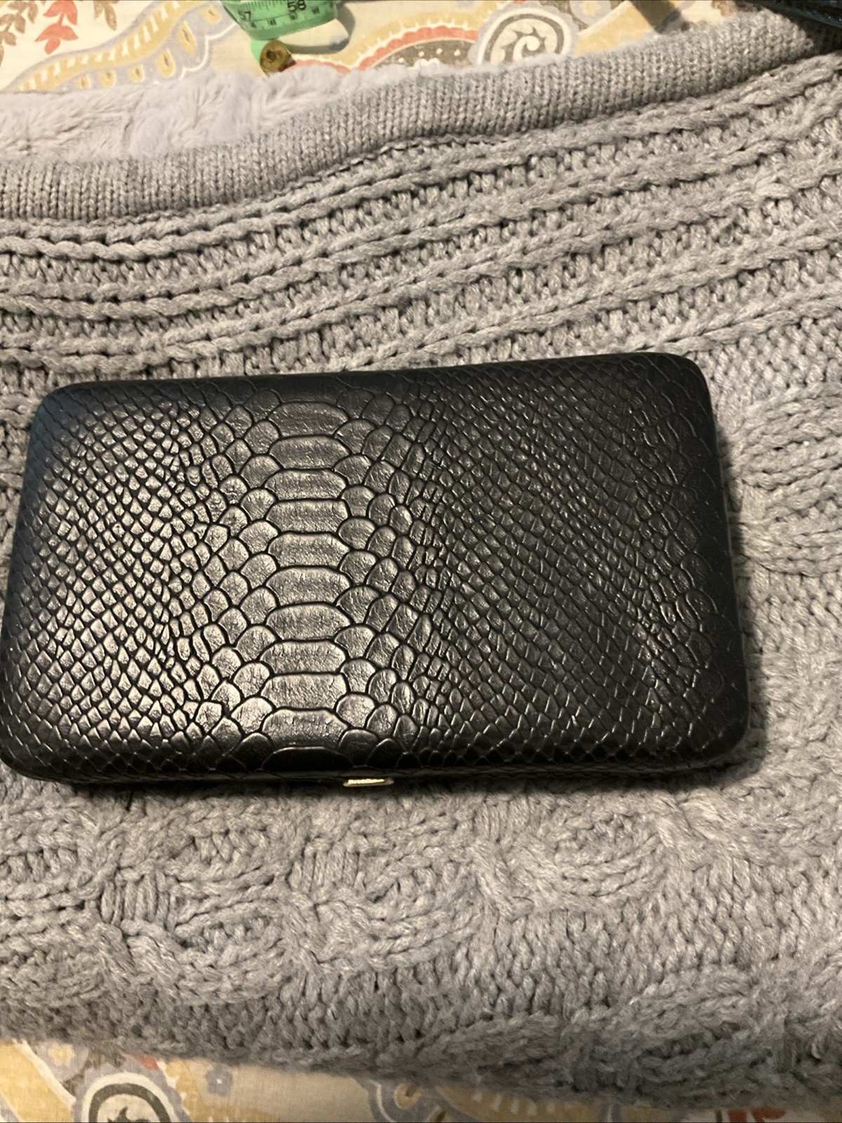 Black Gold Hard Case Gold Clam Snap lock Clasp Evening Party Cocktail Clutch Bag