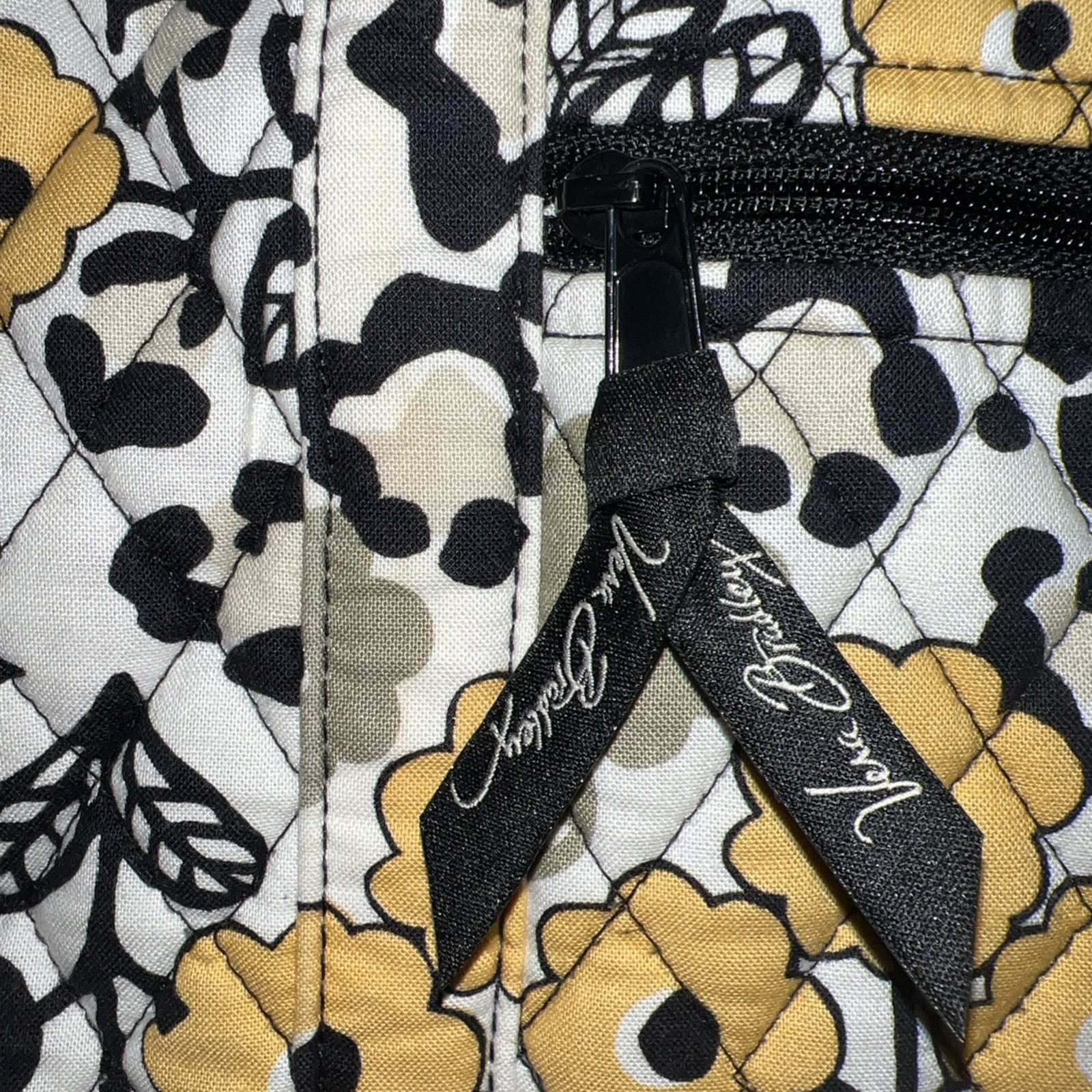 Vera Bradley – 17 inch Laptop Computer Grand Tote Bag yellow, black, gray