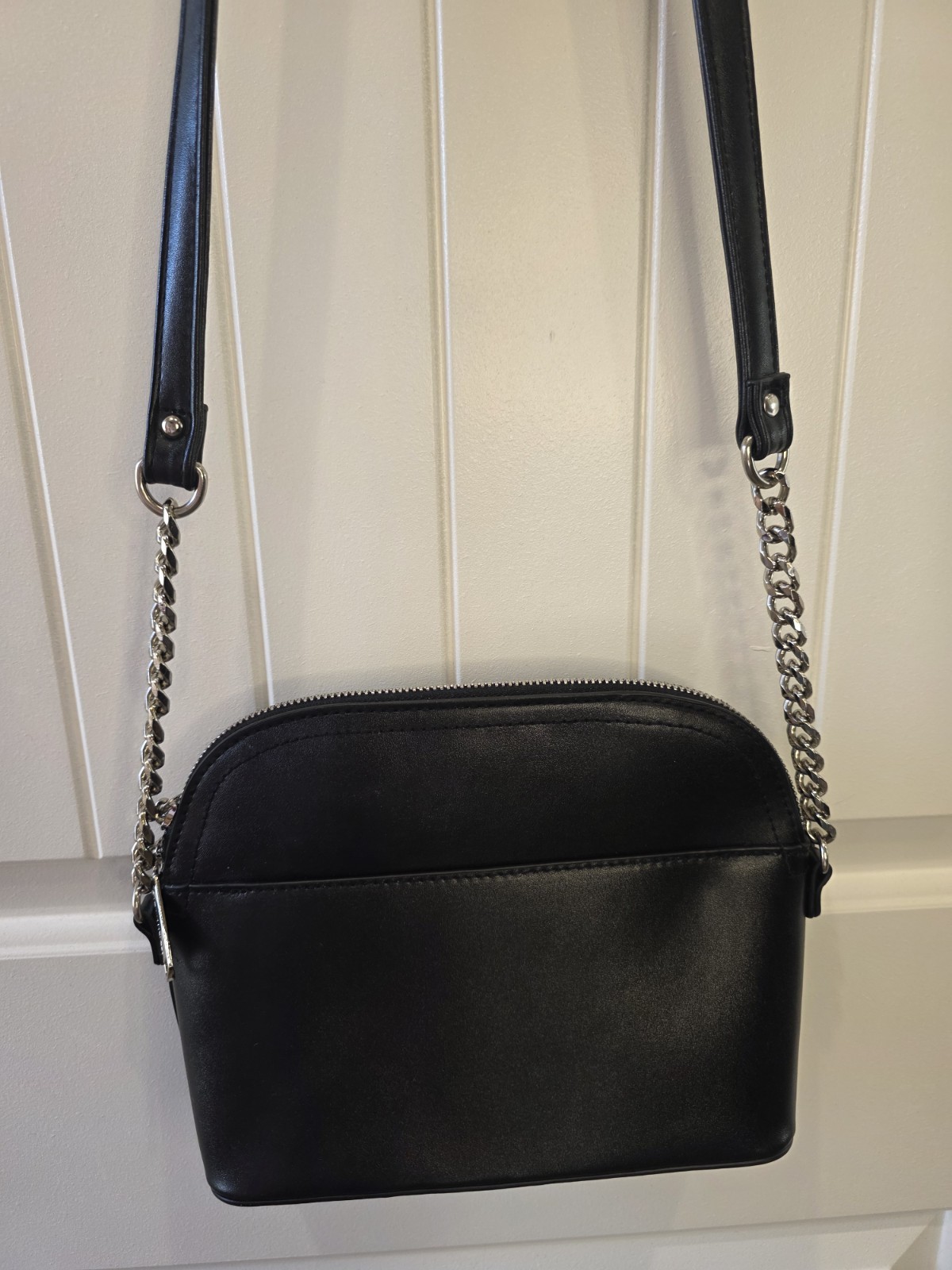Steve Madden BMaggie Black Dome Crossbody Shoulder Bag Silver Chain Classic Chic