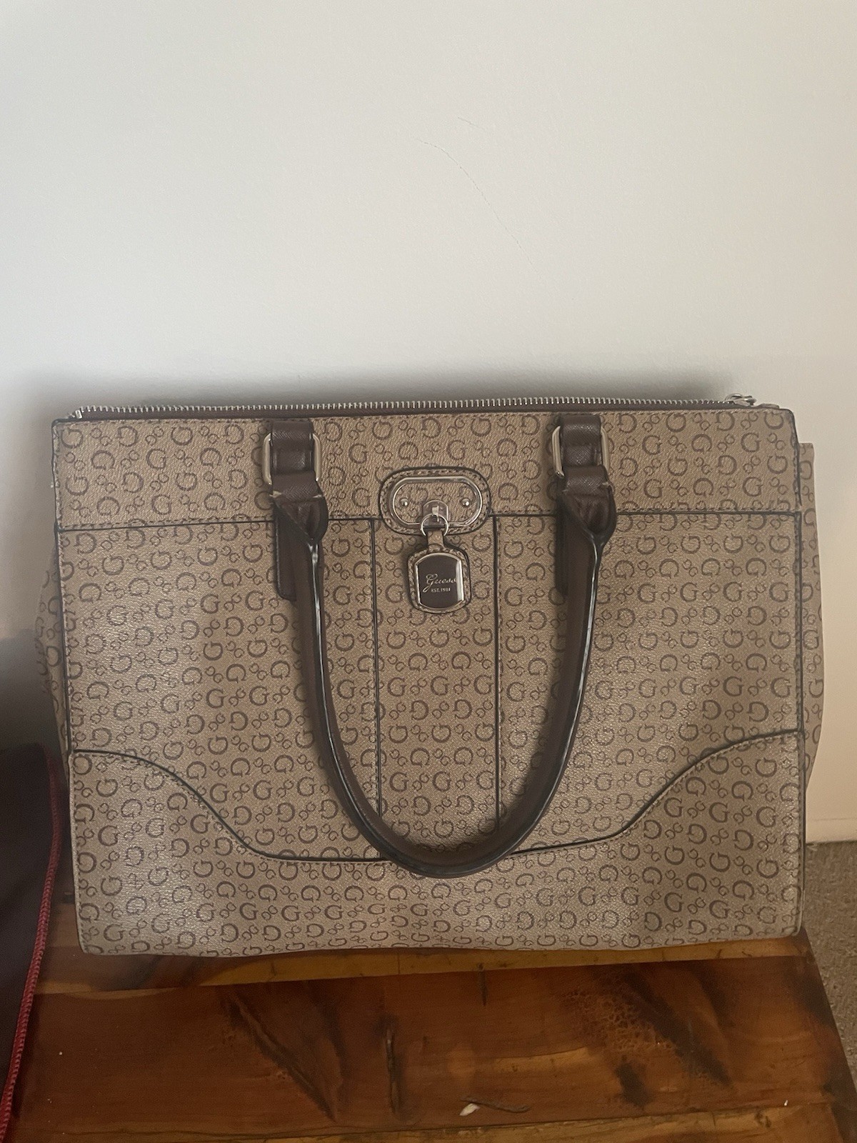 Women’s Guess Hand Bag. EST. 1981