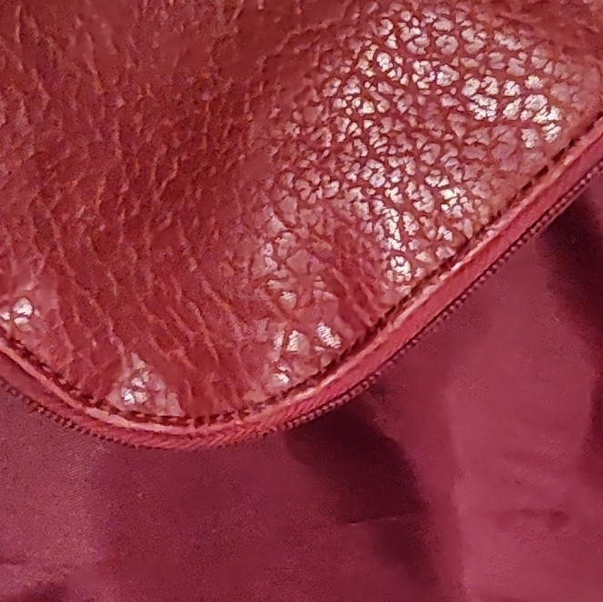 TieRack Red Pebbled Shoulder Bag Zip Closure Inner Pockets Burgundy Lined