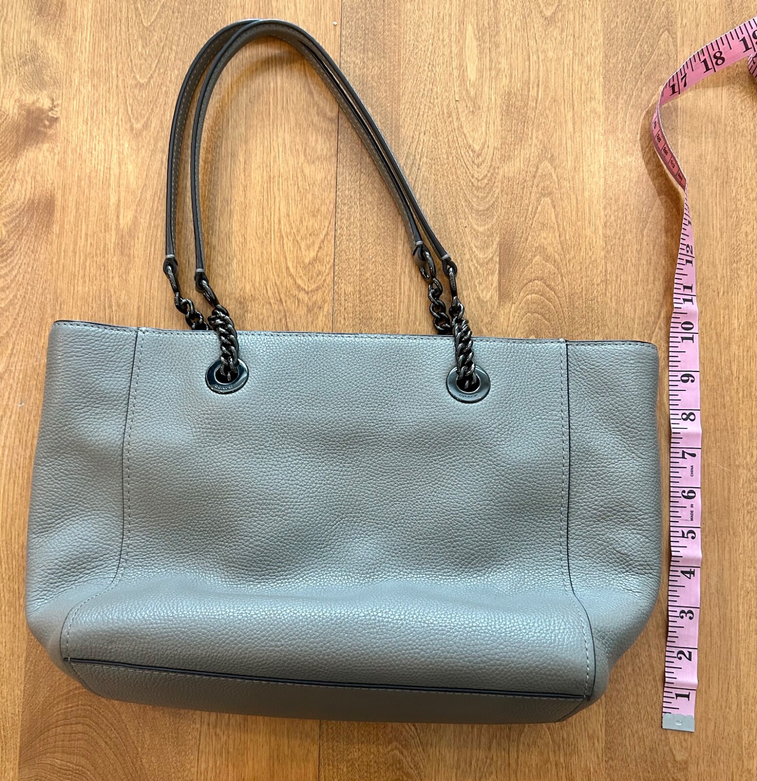 COACH #57107 TURNLOCK TAUPE PEBBLE LEATHR BLACK STAINLESS HW SHLDR TOTE HANDBAG
