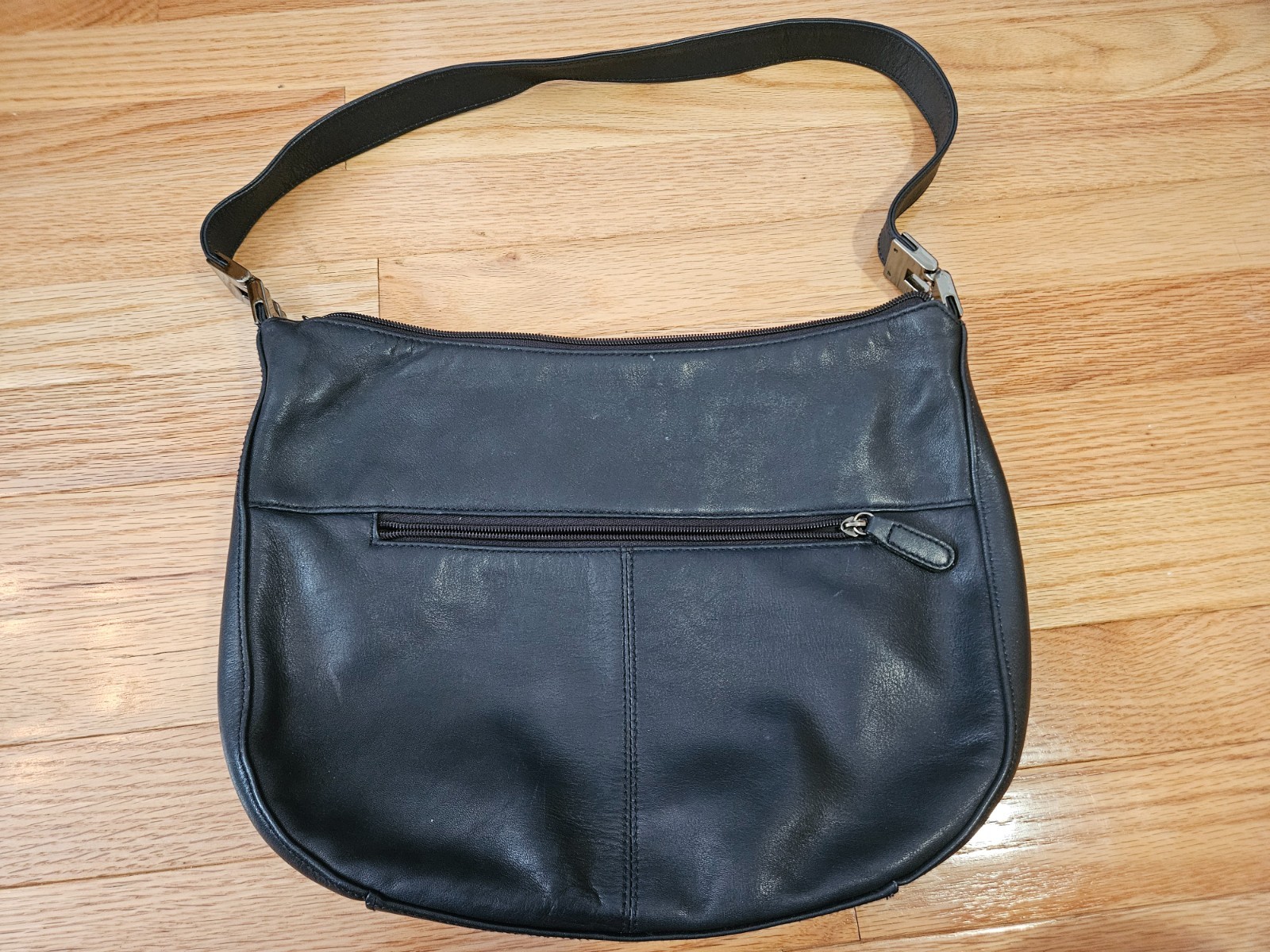 Vintage Apostrophe Hobo Shoulder Bag Black Leather inside compartments classic
