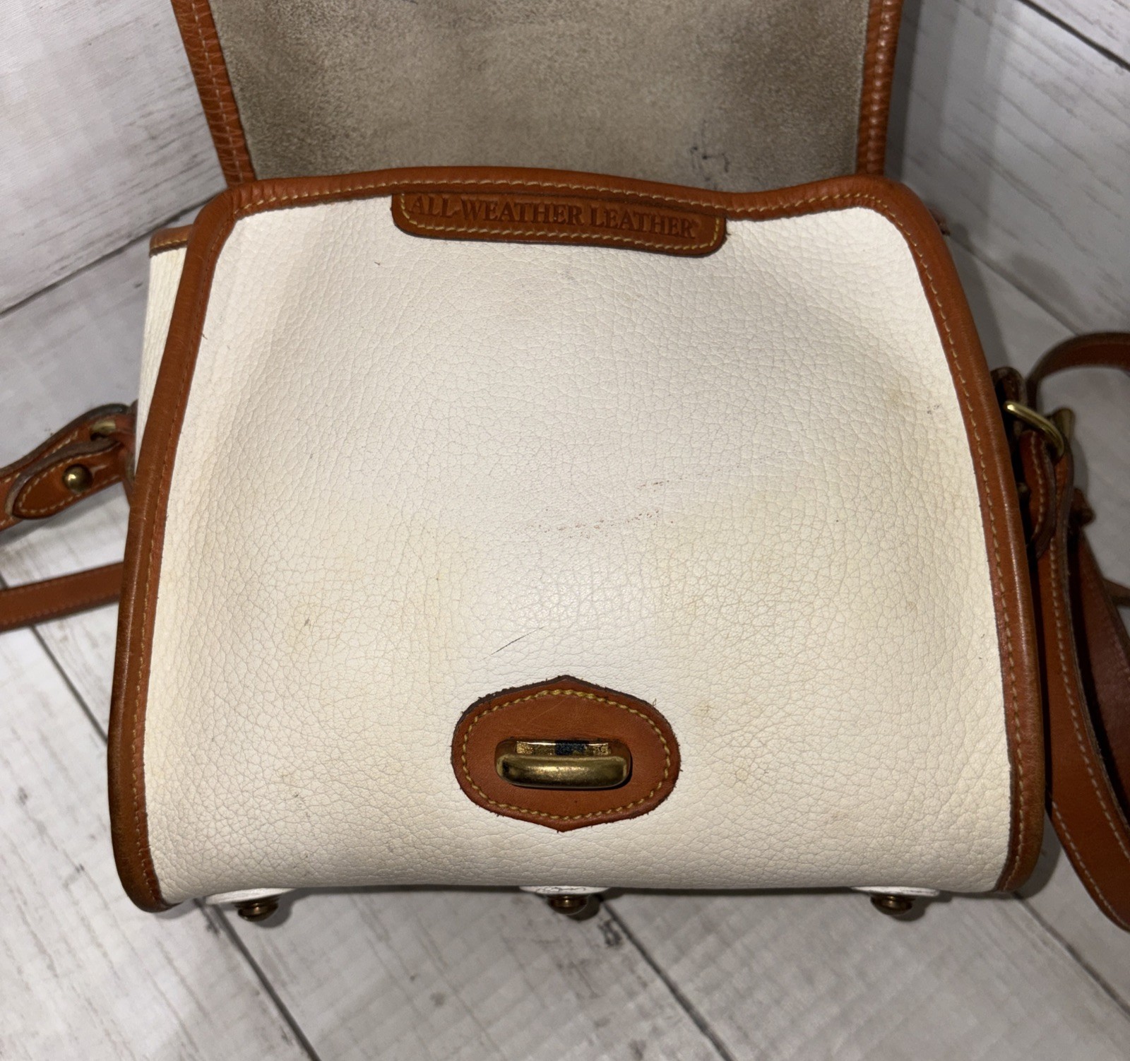 Vintage Dooney And Bourke All-Weather Cream Leather Essex Crossbody Pre-Owned