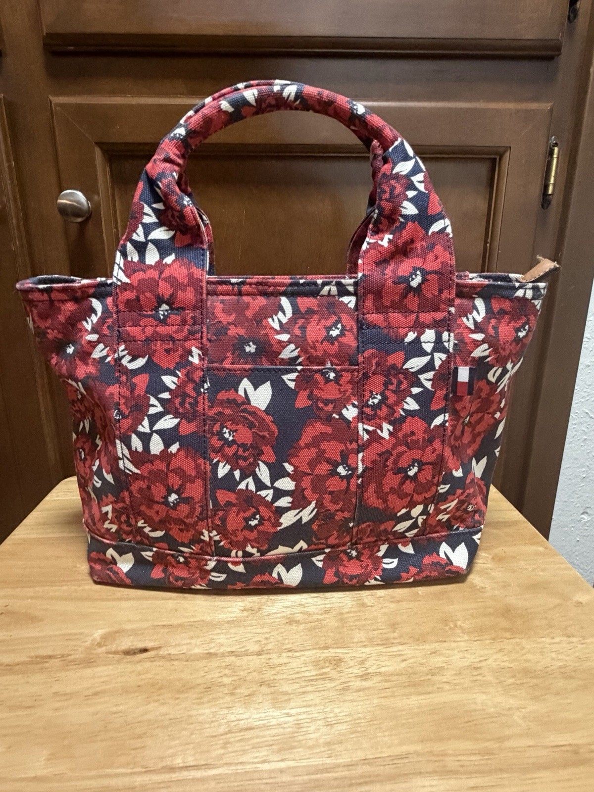 Tommy Hilfiger Floral Satchel Medium Top Handle Zip Inner Pockets Navy Red