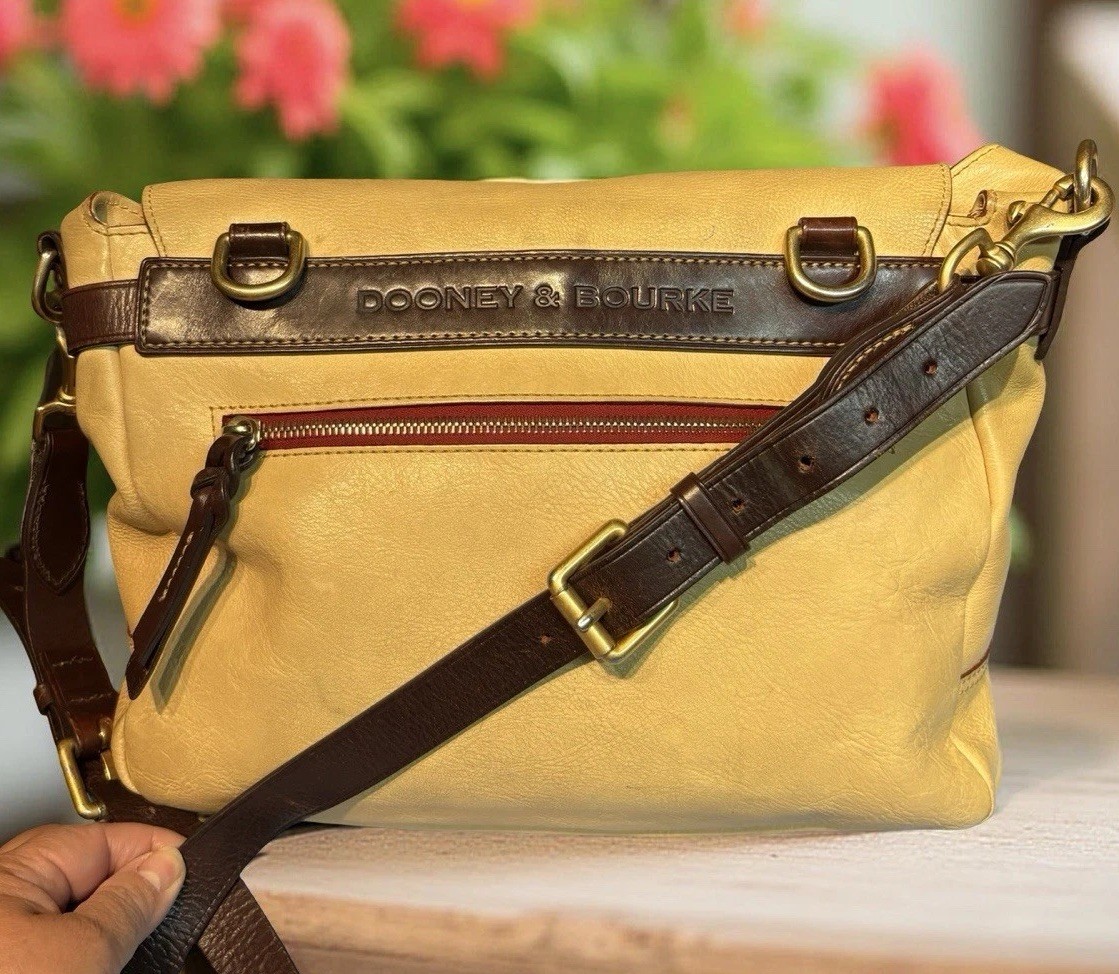 Dooney Bourke Bone Cream Florentine Toledo Leather Saddle Messenger Bag Rustic