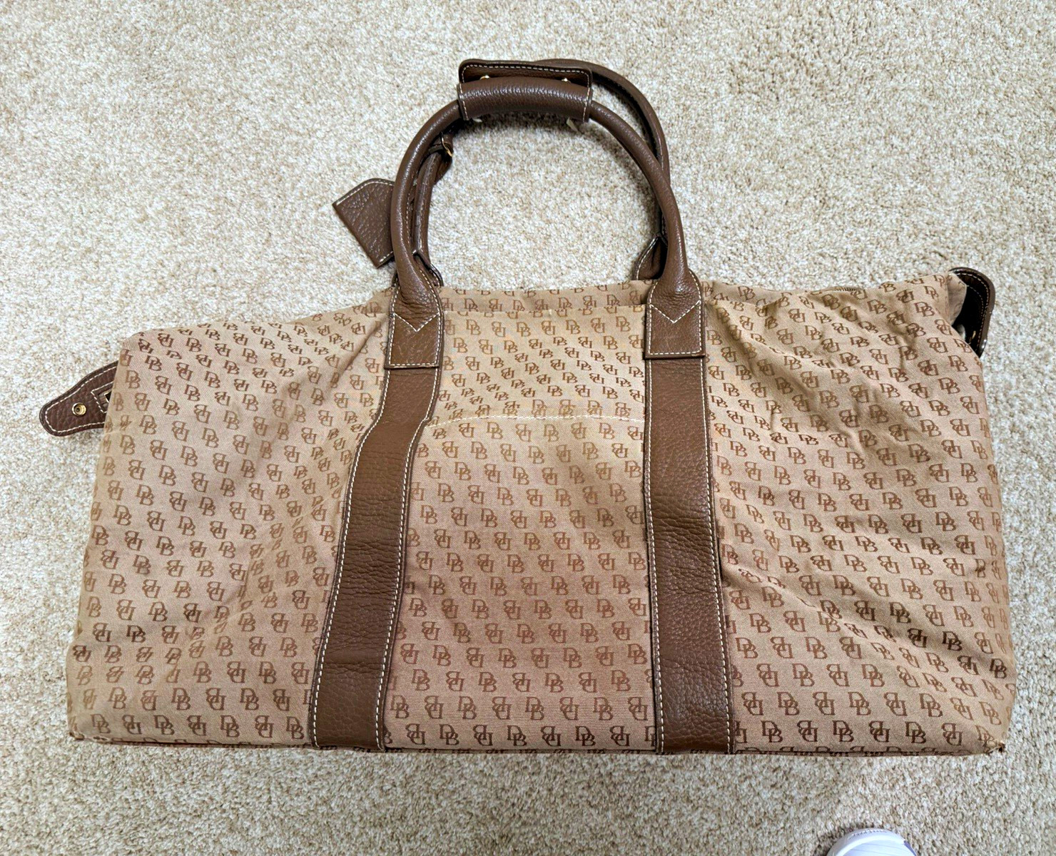 Dooney & Bourke Beige Brown Logo Tote Zip Top Gold Hardware Inner Pockets