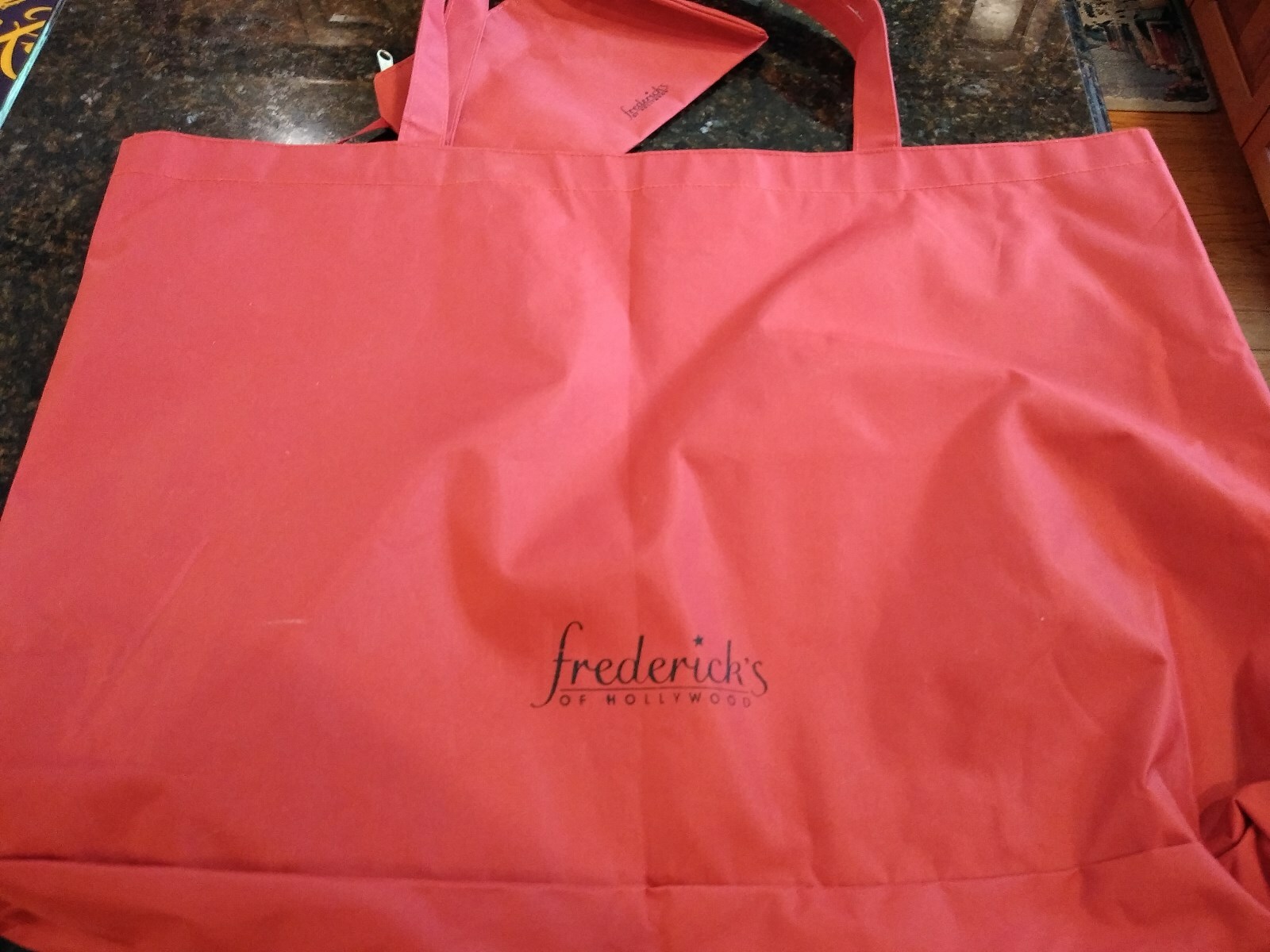 “FREDERICKS OF HOLLYWOOD” LOGO-LARGE RED TOTE BAG WITH SMALL DETACHABLE BAG-NEW