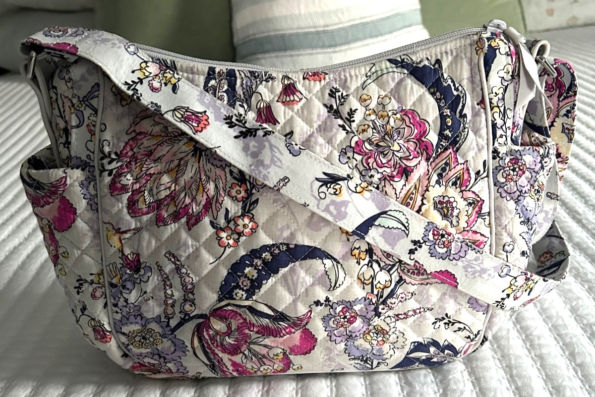 VERA BRADLEY Woman’s Large Crossbody Purse in “Hummingbird Park” Print
