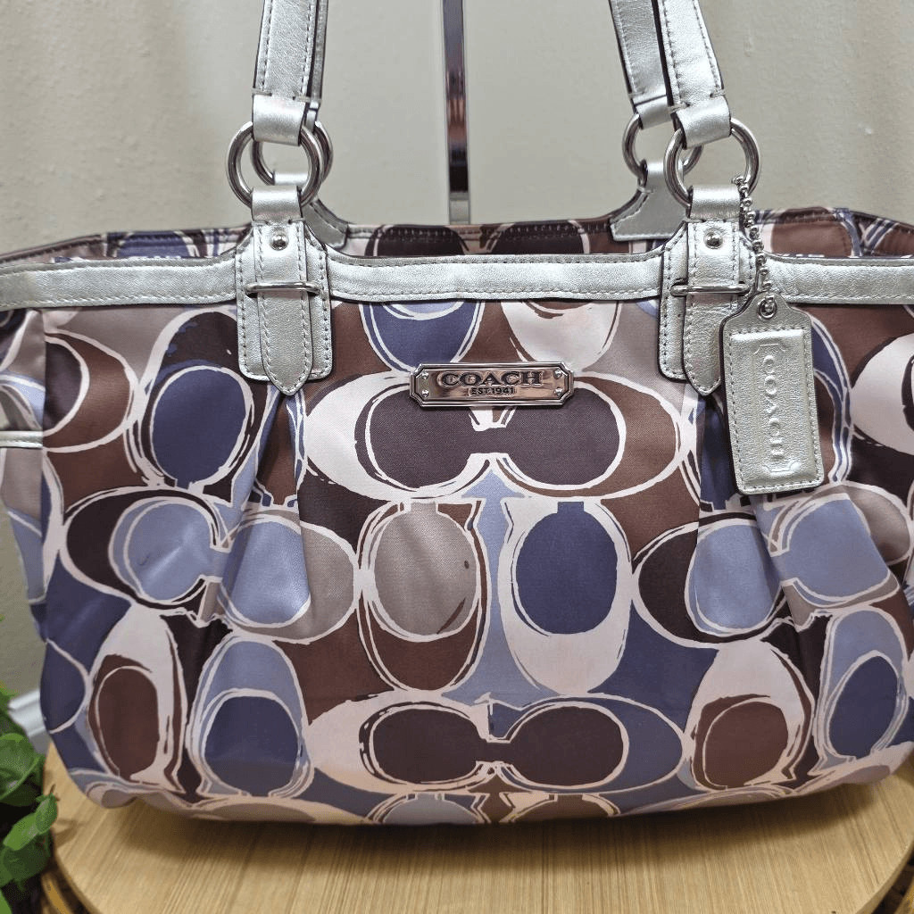 Coach Signature Gallery Satin-Fabric Tote Style F22161