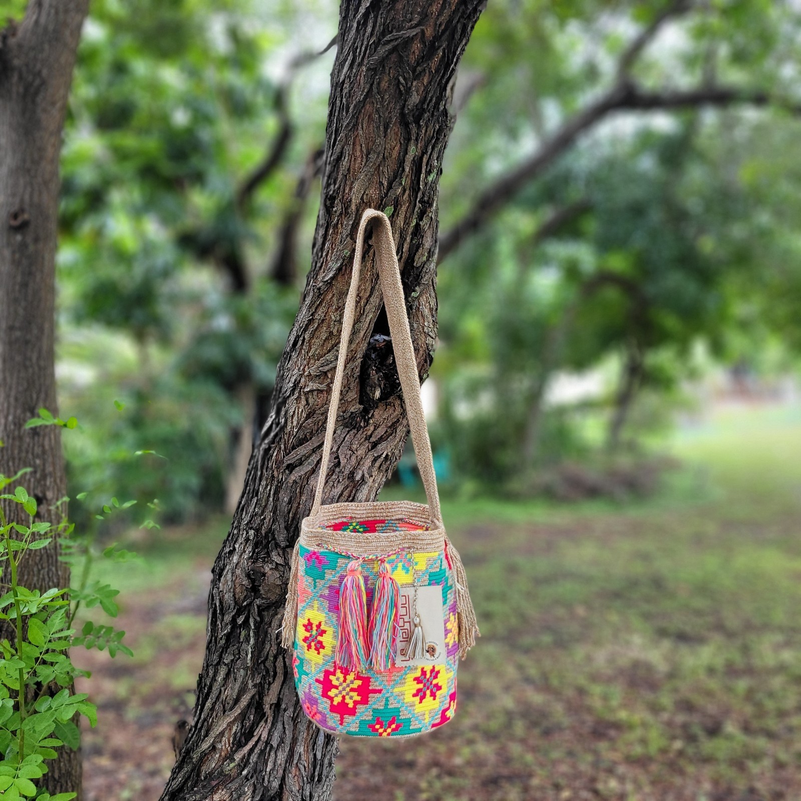 Colombian 🇨🇴 Handmade Large Wayuu Tribe MANY COLORS Mochila Bucket Boho Bag