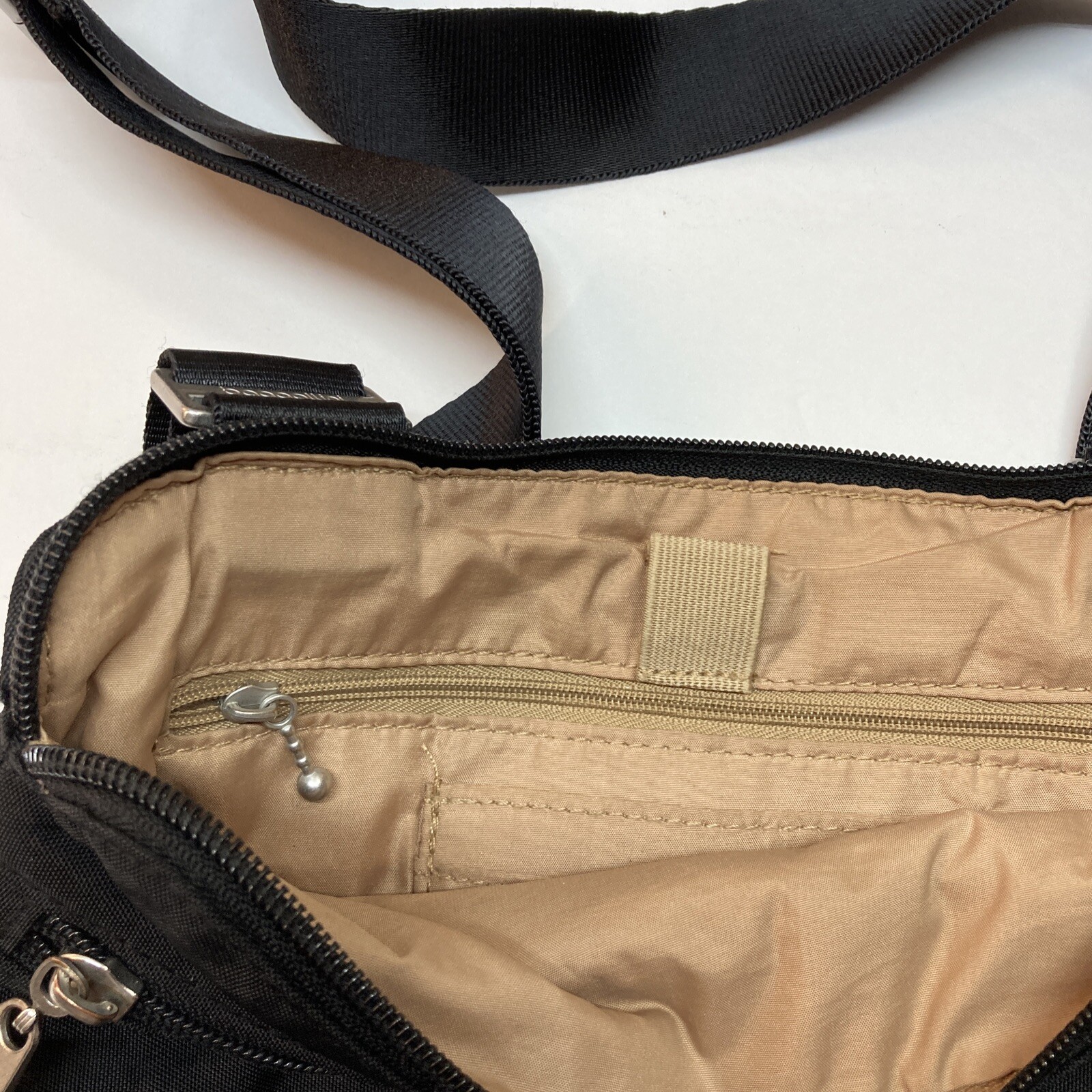 Baggallini Black Modern Pocket Crossbody Handbag Purse
