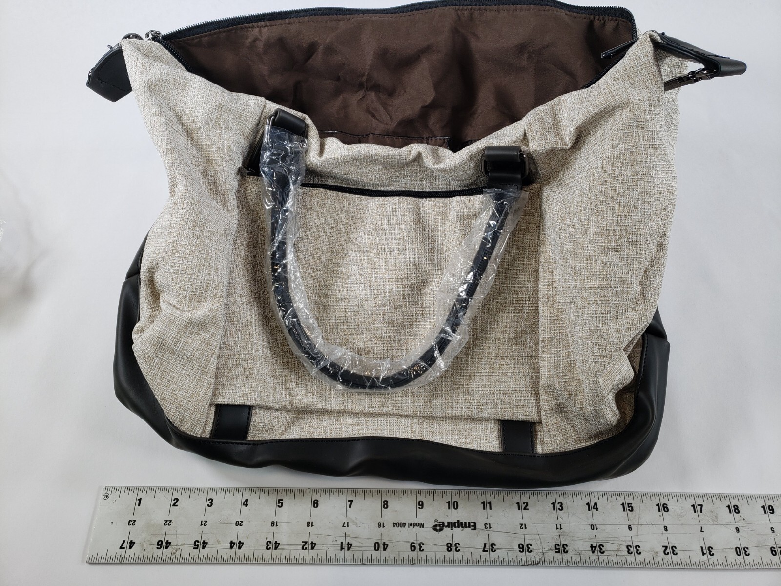Cream and Black Textured Tote Bag w/ Zipper and Long Cross Body Strap 16″ x 8.5″