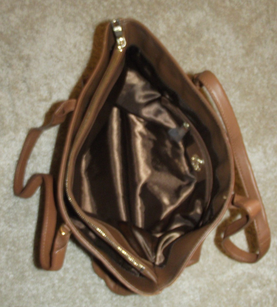 VG++ Brown Leather DKNY Purse 13″ (33 cm) x 5.25″ (13.5cm) x 11″ (29cm) 10″ Drop